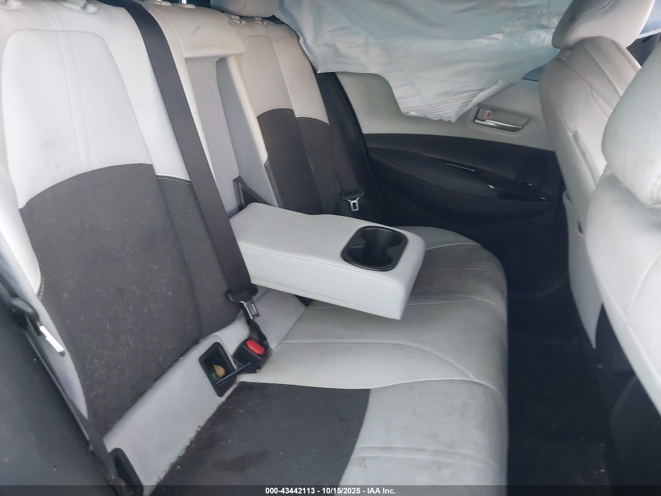 TOYOTA COROLLA image 8