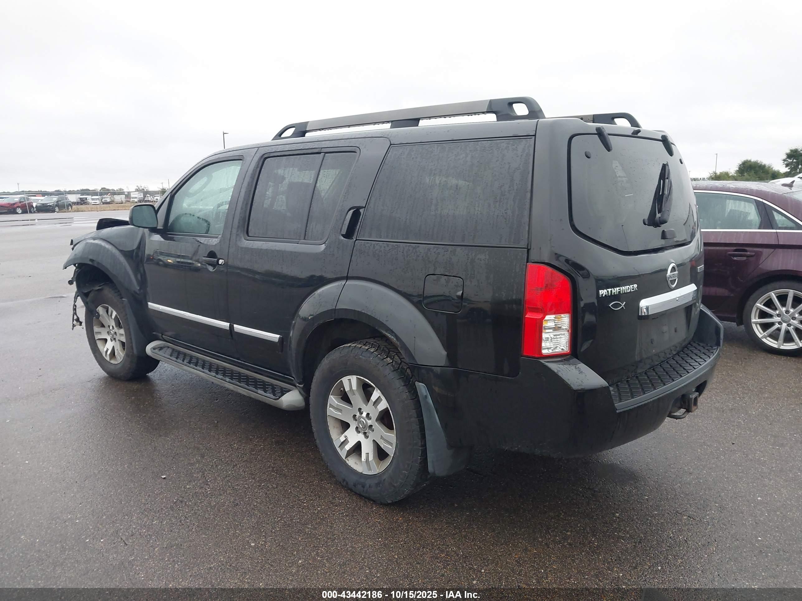 NISSAN PATHFINDER image 3