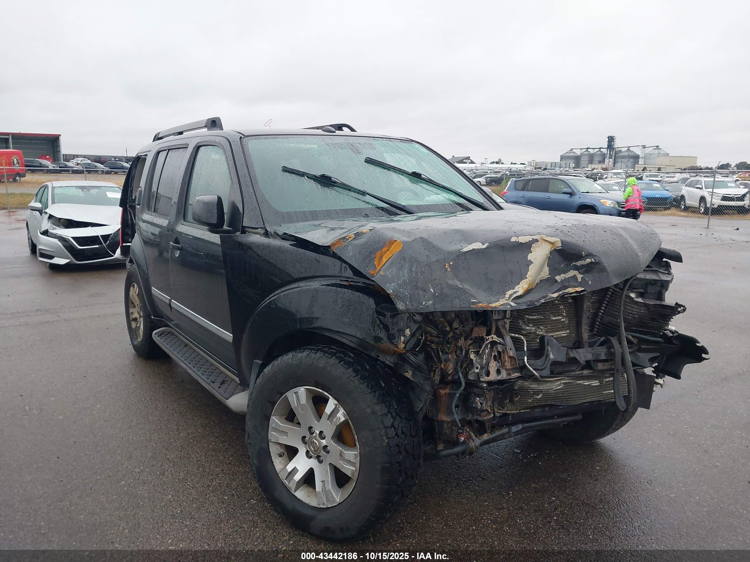 NISSAN PATHFINDER image 6