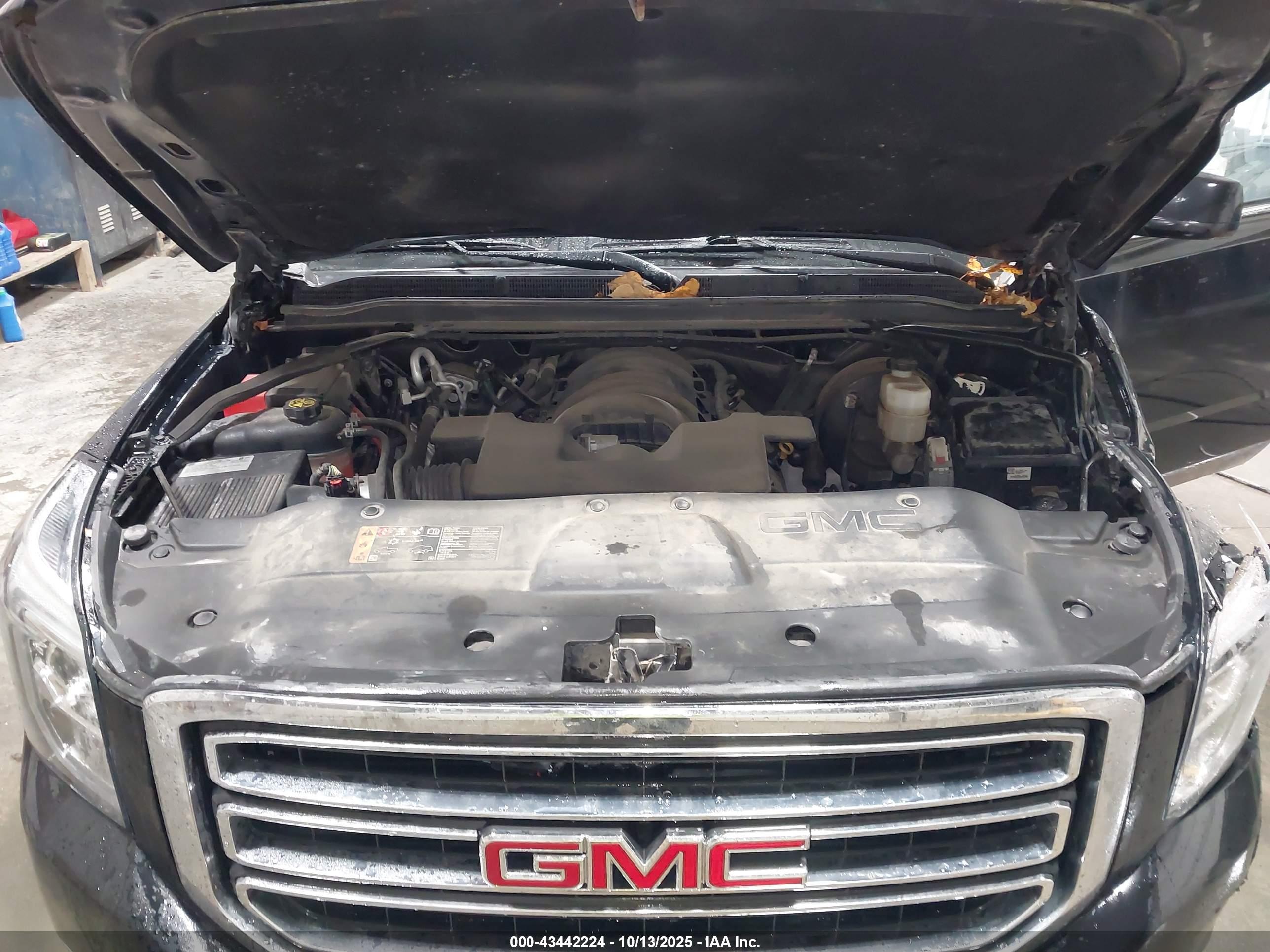 GMC YUKON image 10