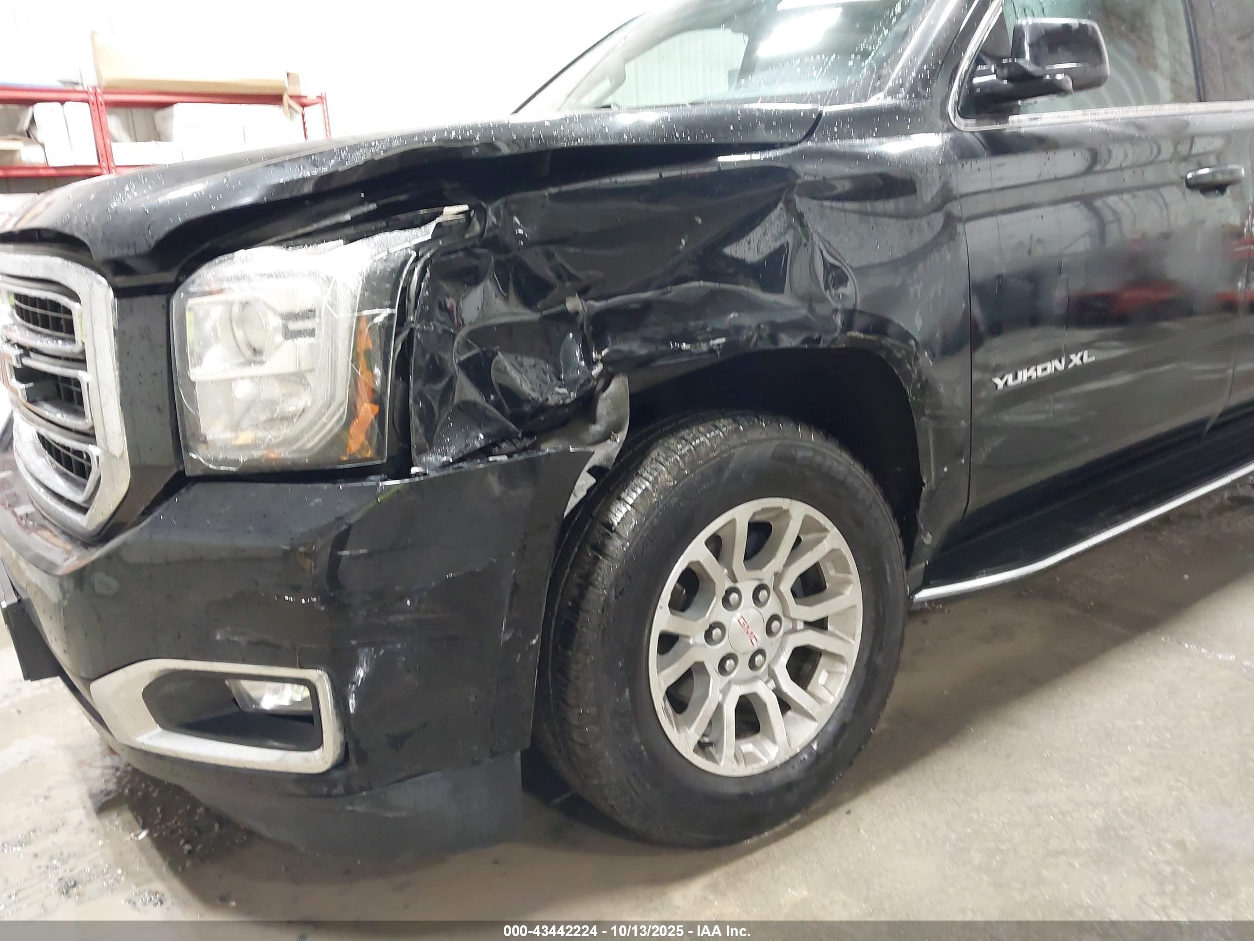 GMC YUKON image 6