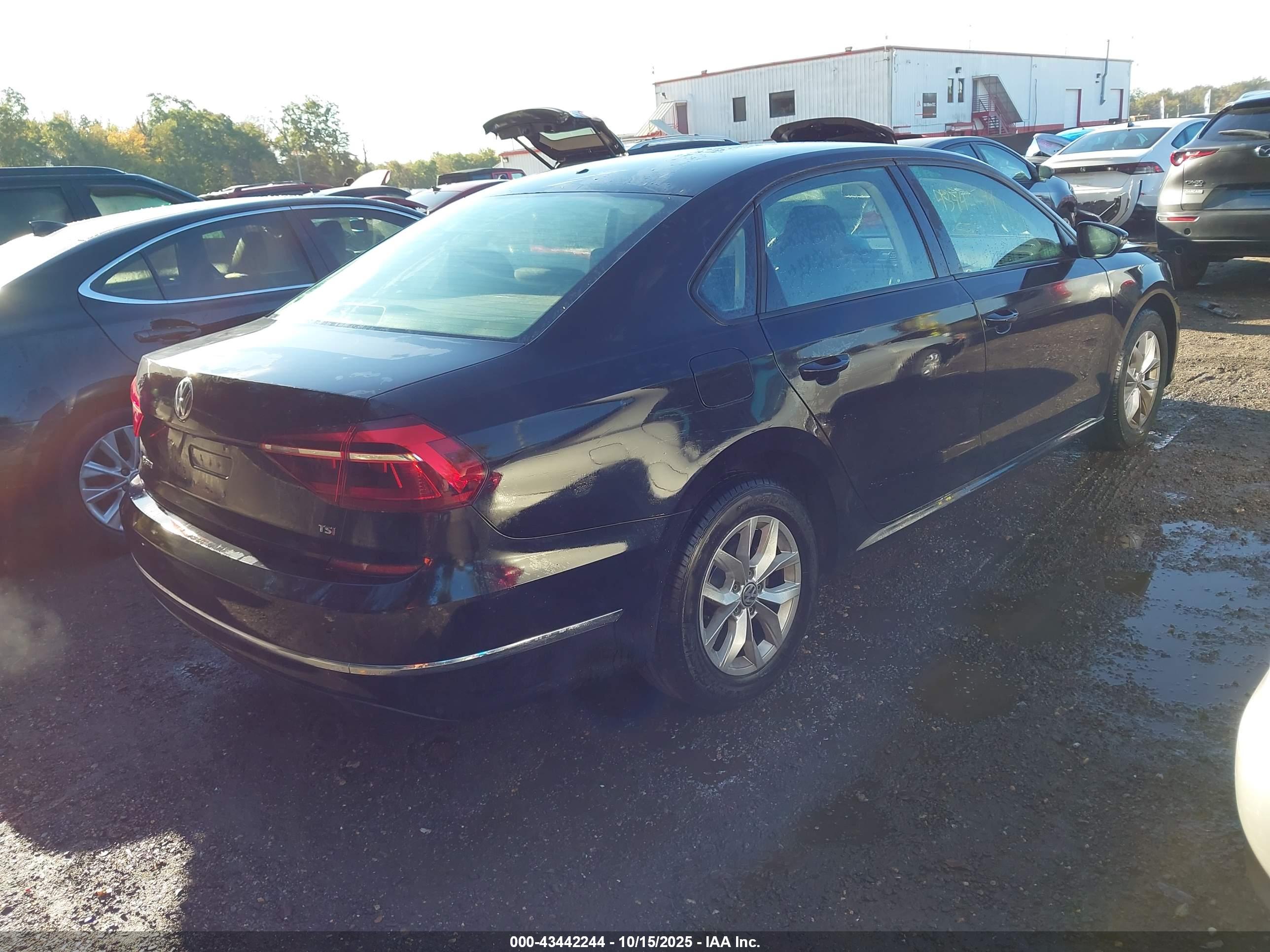 VOLKSWAGEN PASSAT image 4