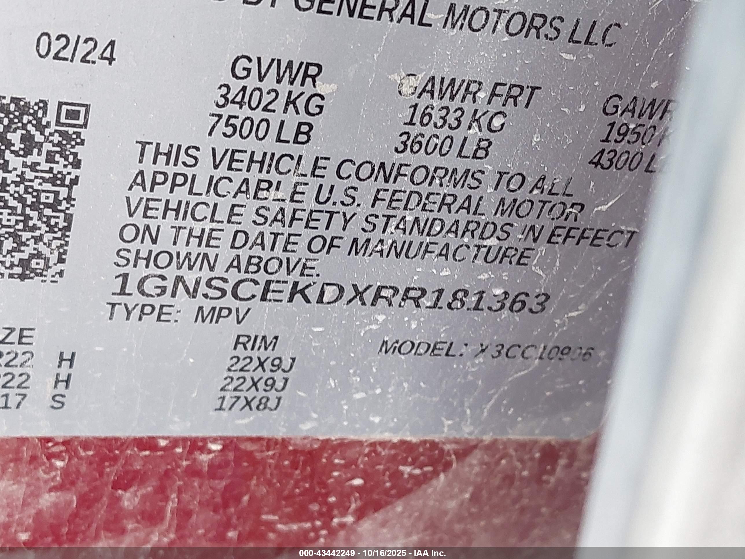 CHEVROLET SUBURBAN image 9