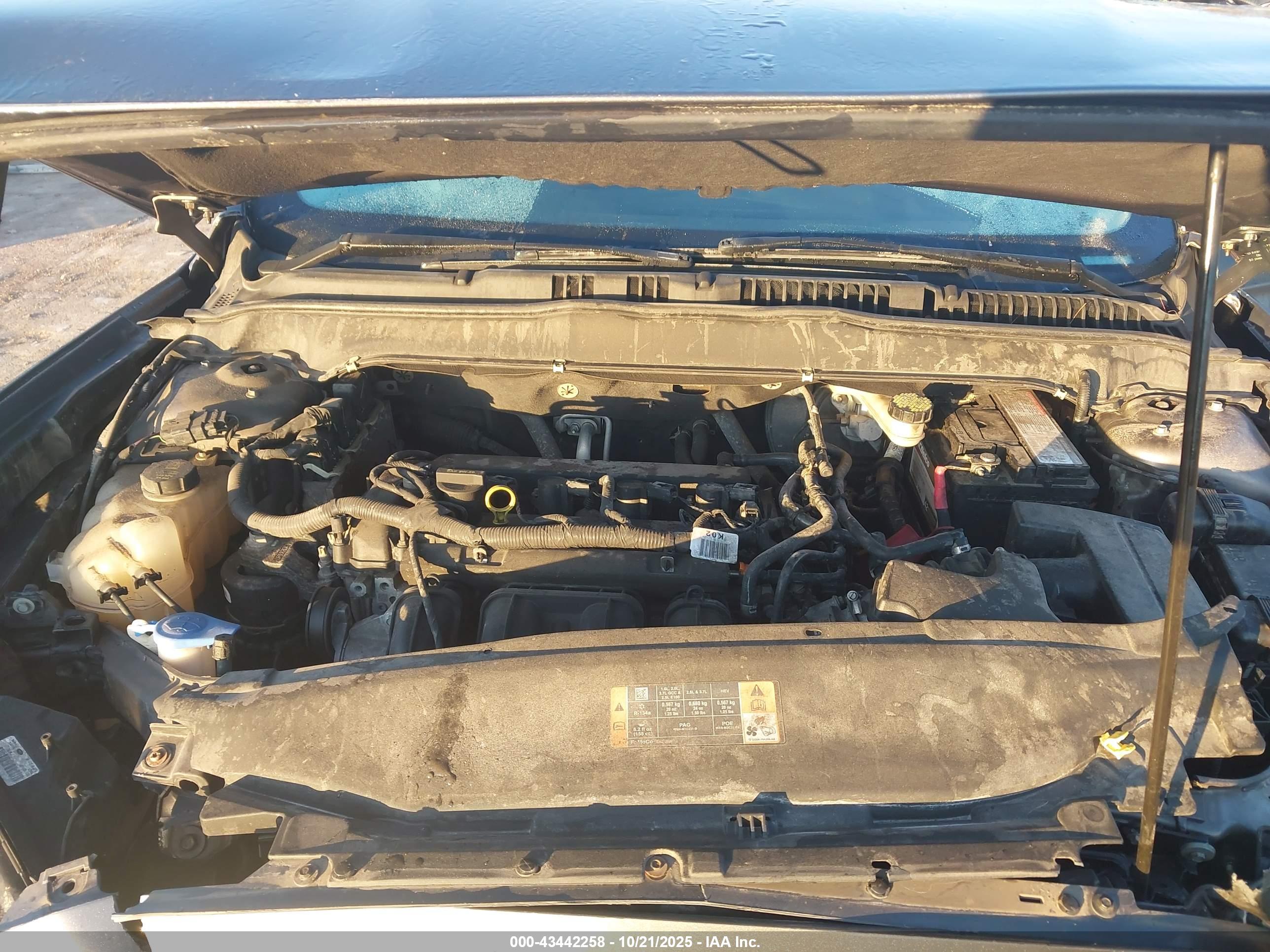 FORD FUSION image 10