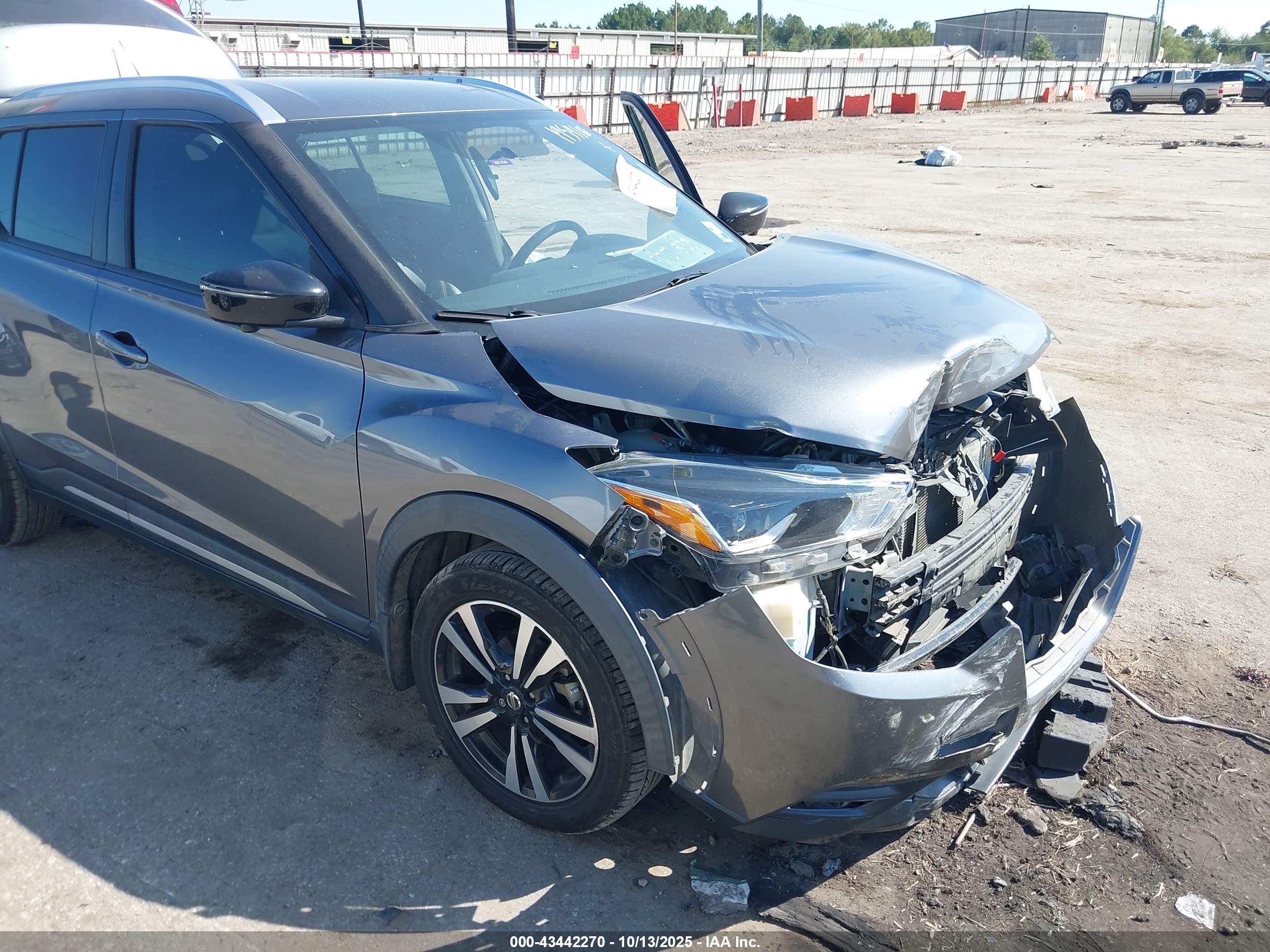 NISSAN KICKS image 6
