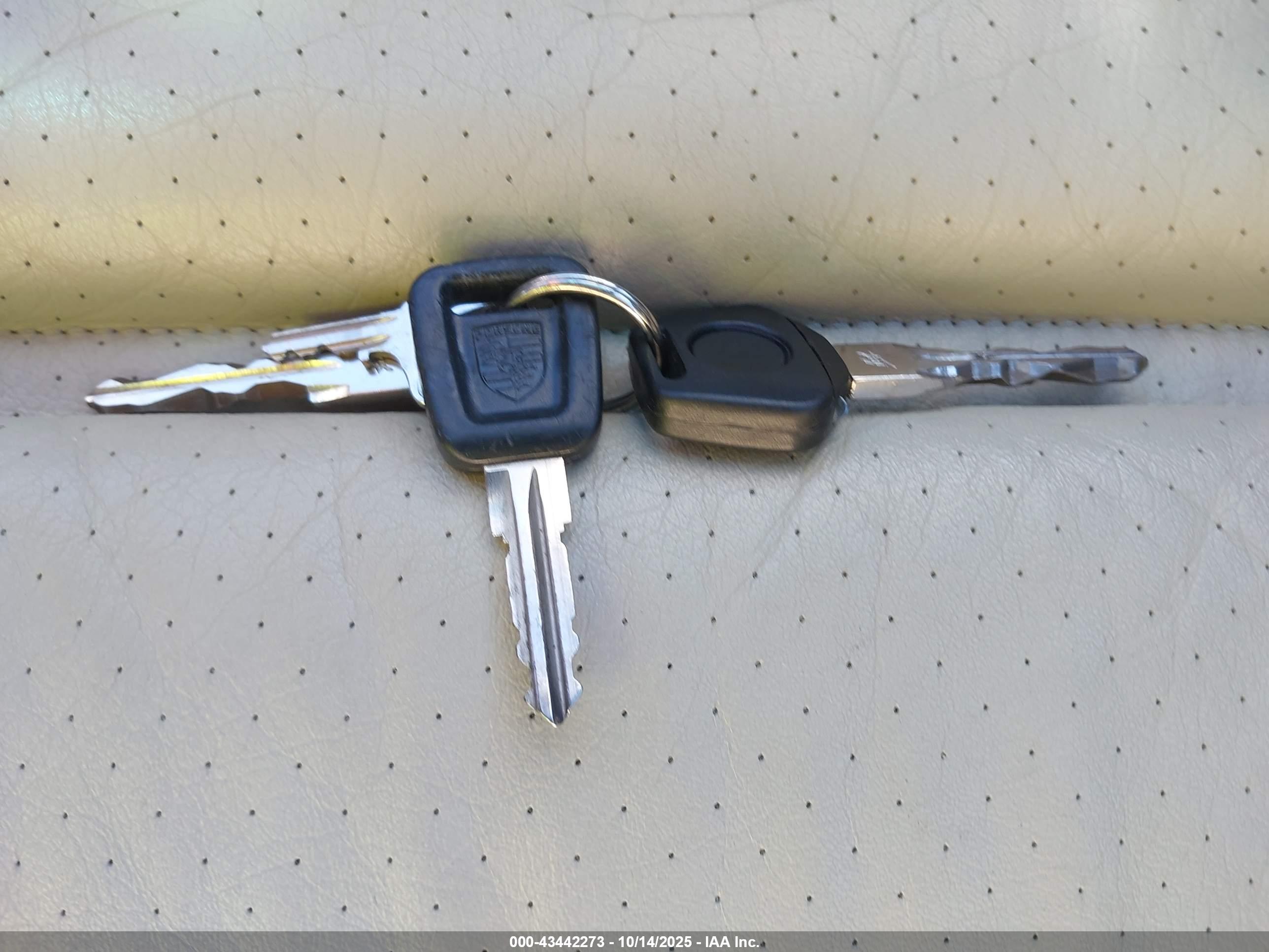 PORSCHE 928 image 11