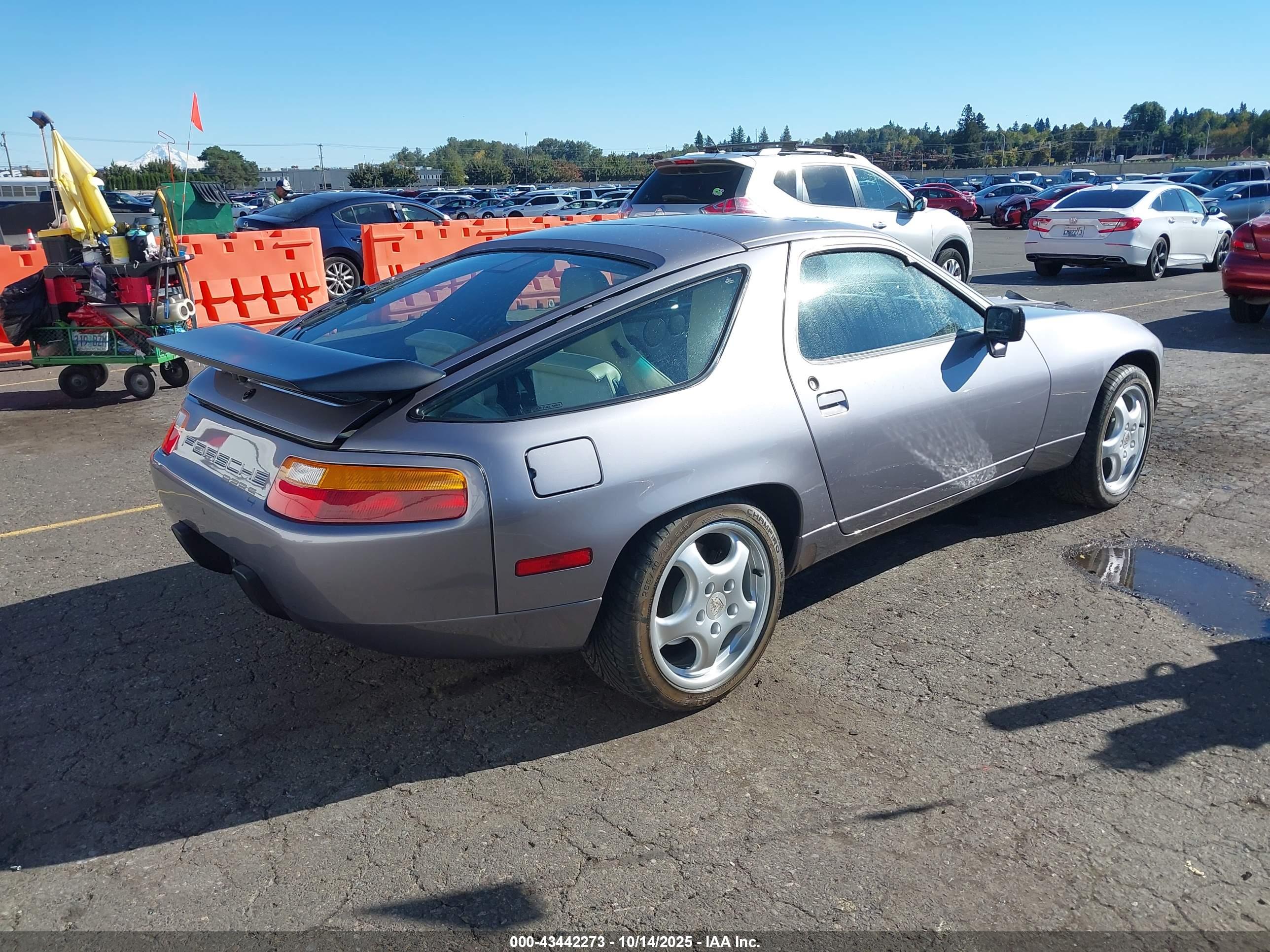 PORSCHE 928 image 4