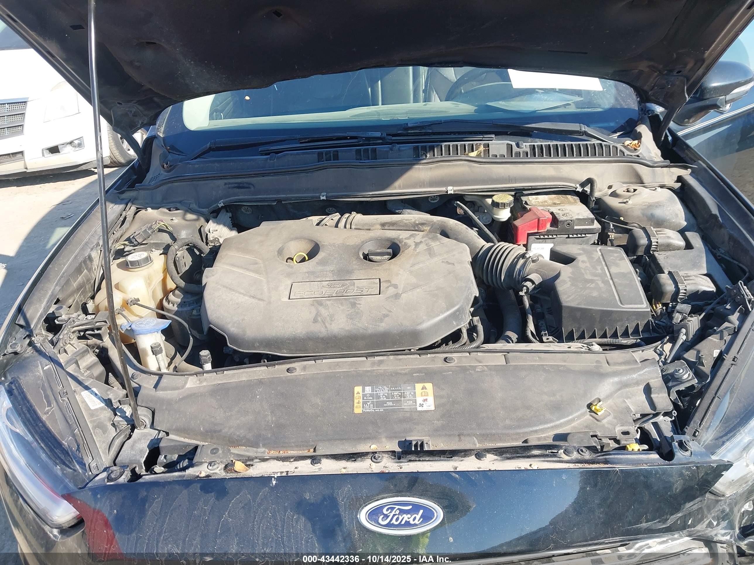 FORD FUSION image 10
