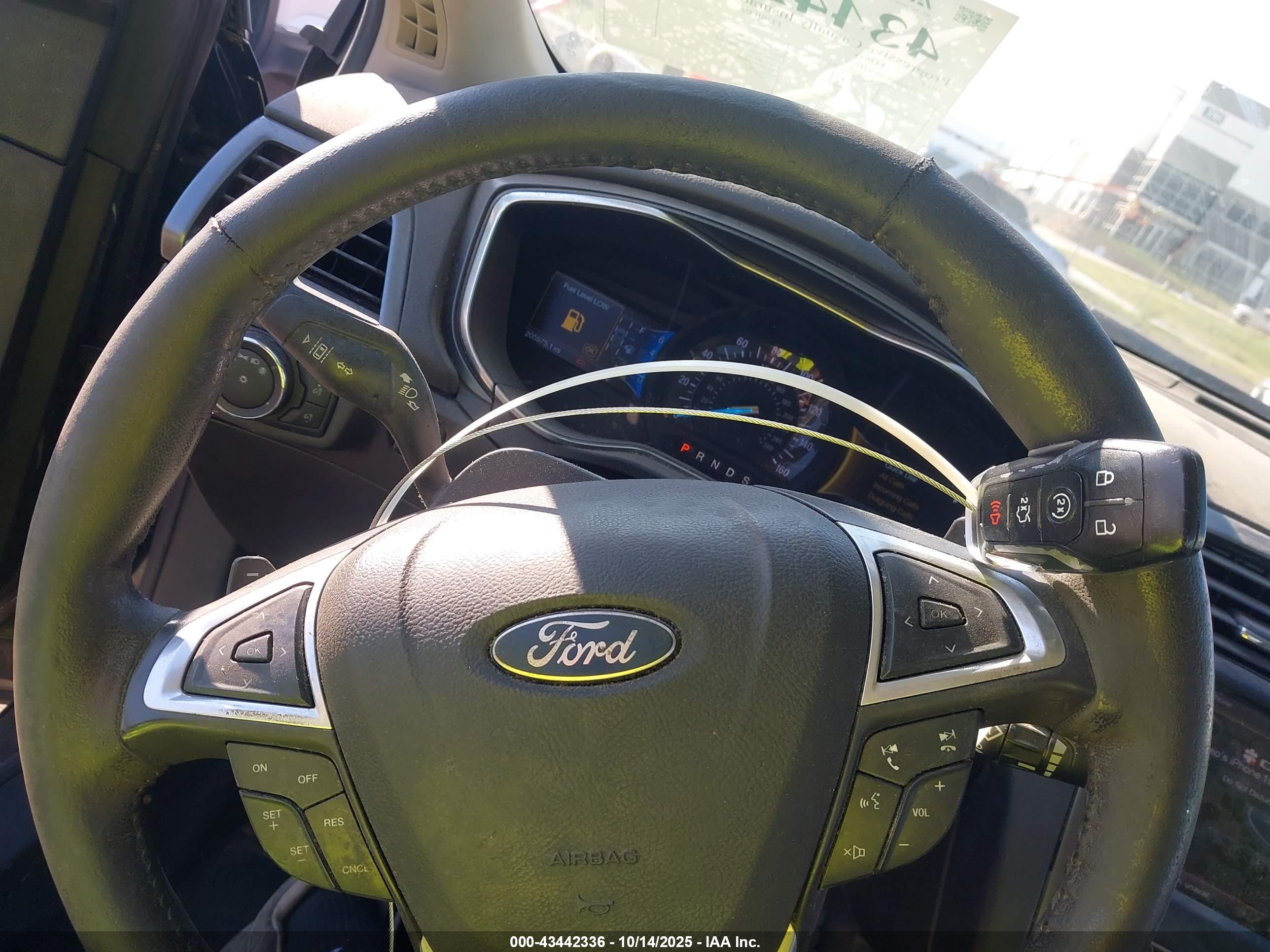 FORD FUSION image 11