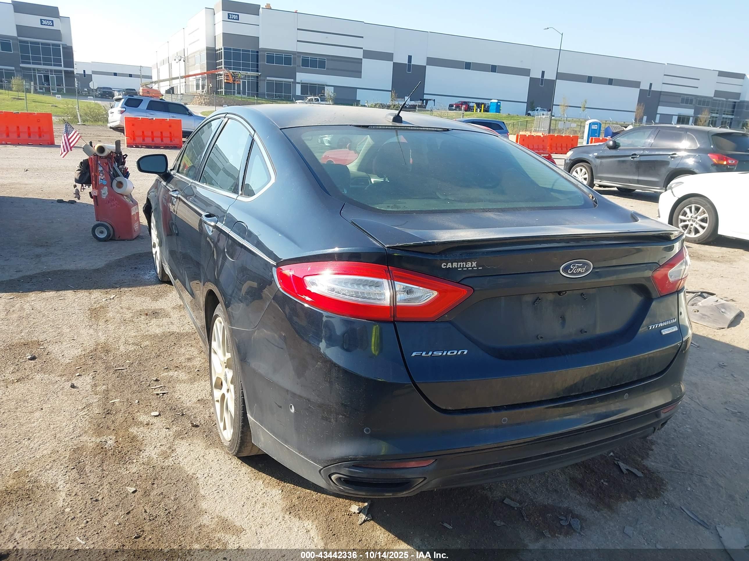 FORD FUSION image 3