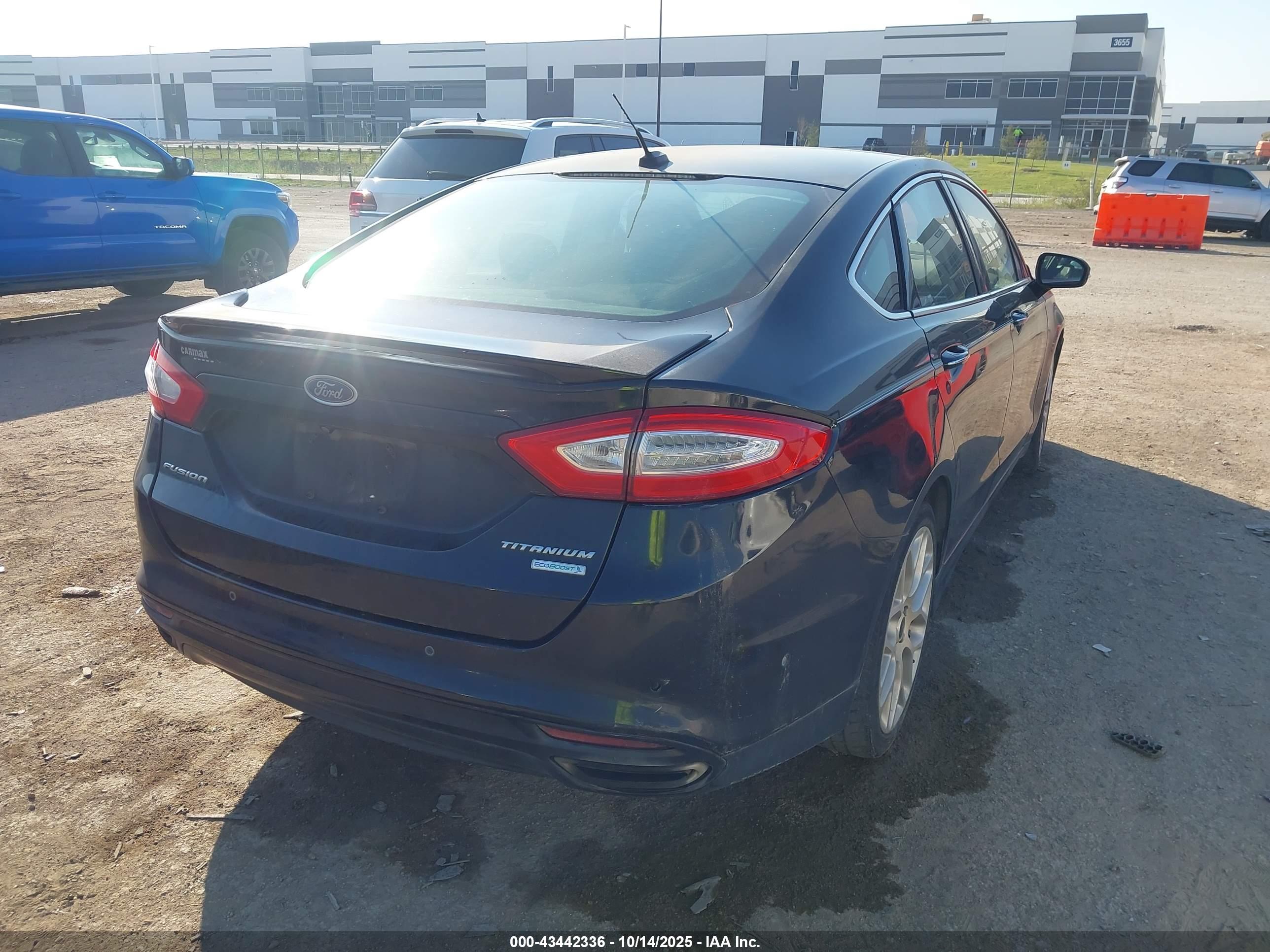 FORD FUSION image 4