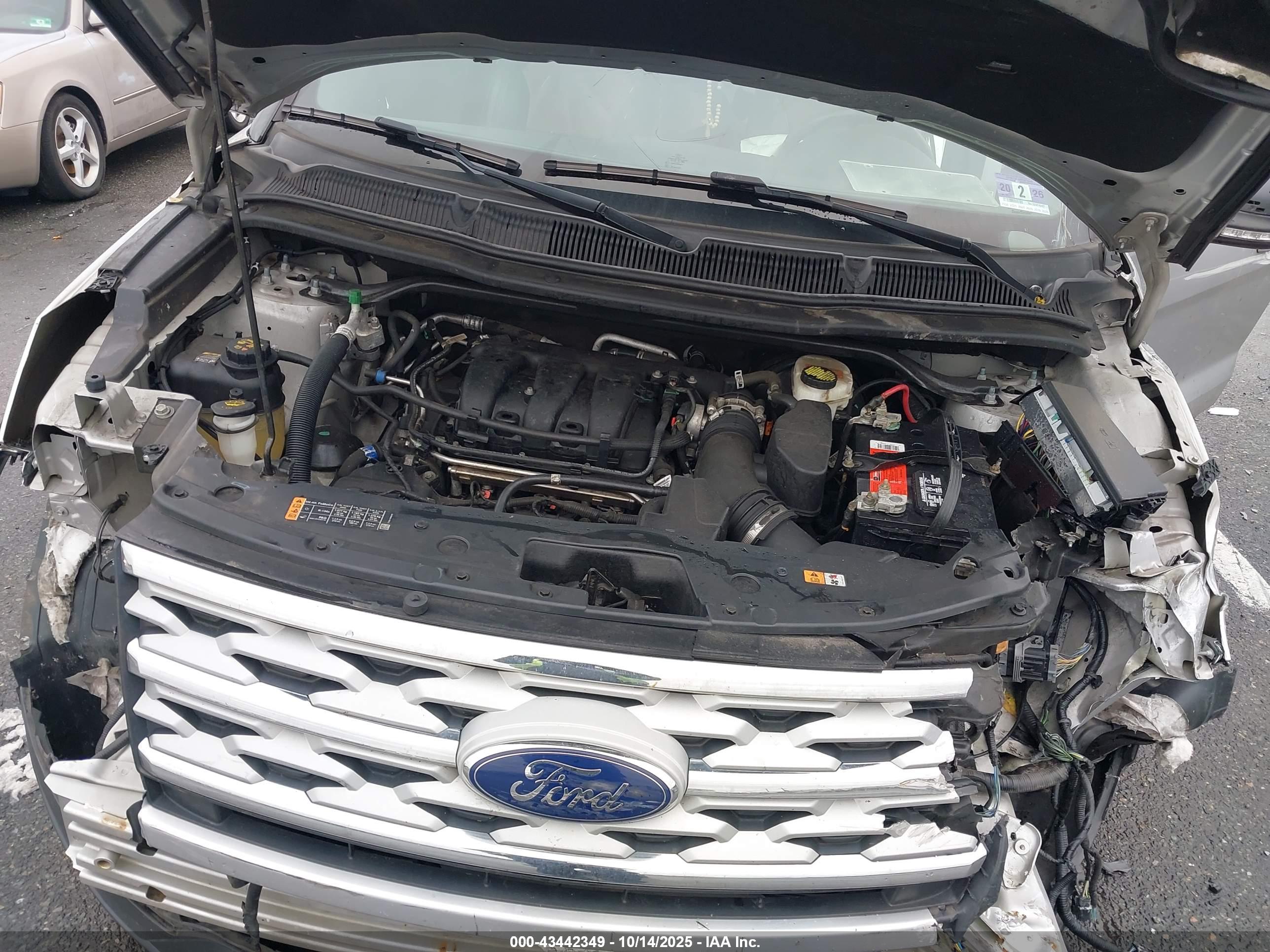 FORD EXPLORER image 10