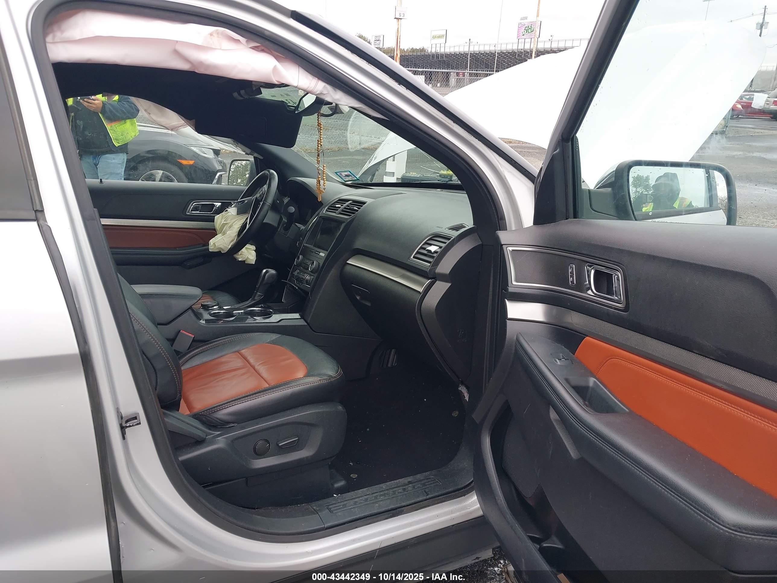 FORD EXPLORER image 5