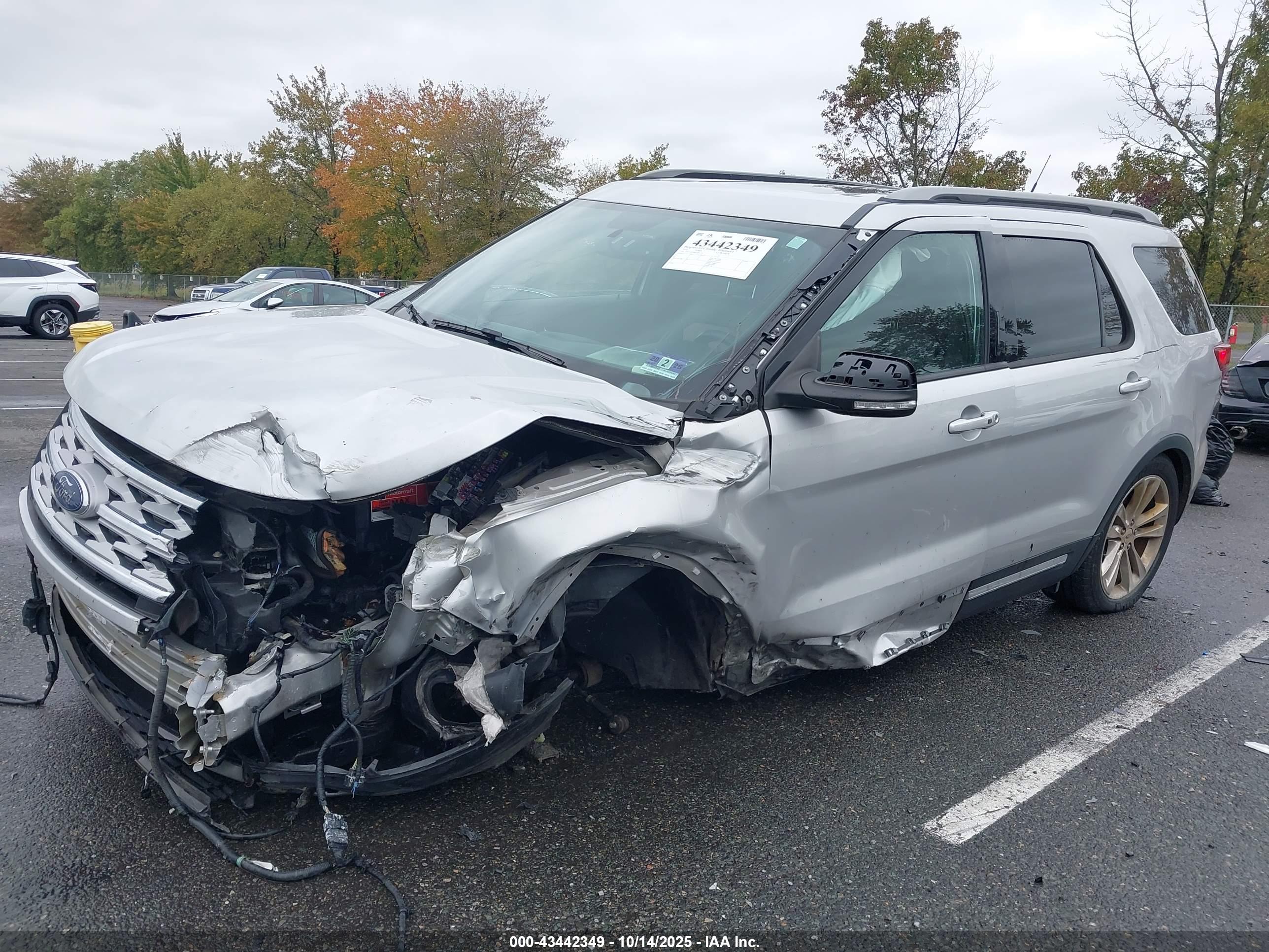 FORD EXPLORER image 6