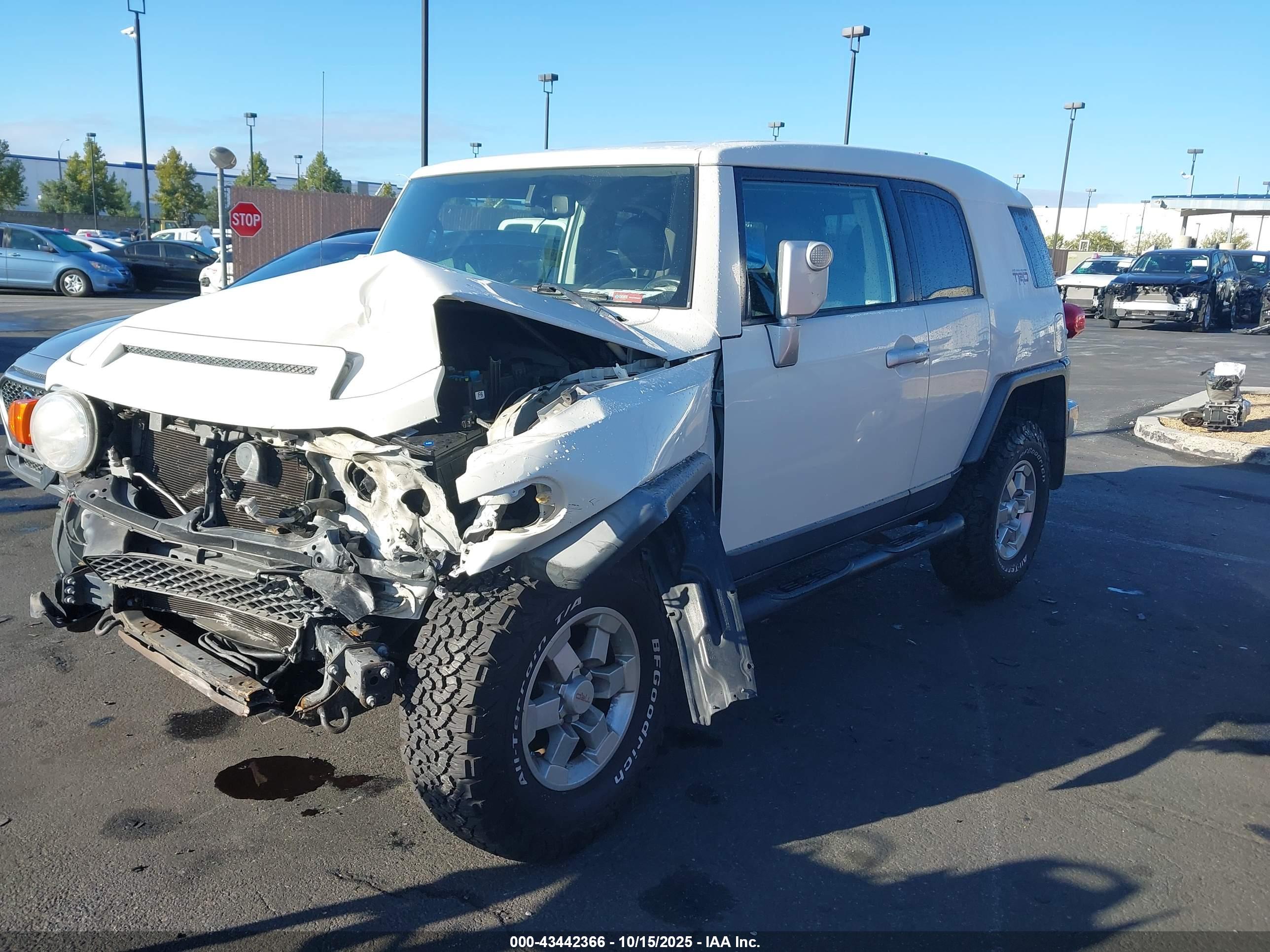 TOYOTA FJ image 2