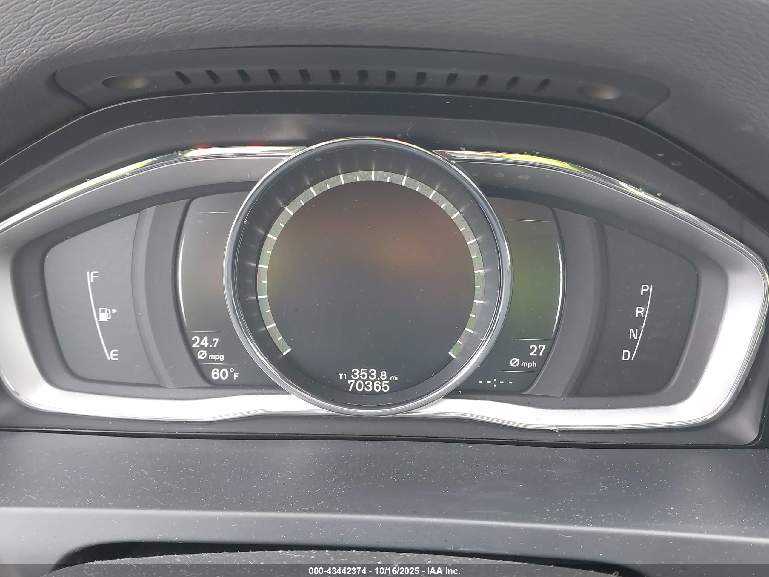 VOLVO S60 image 7