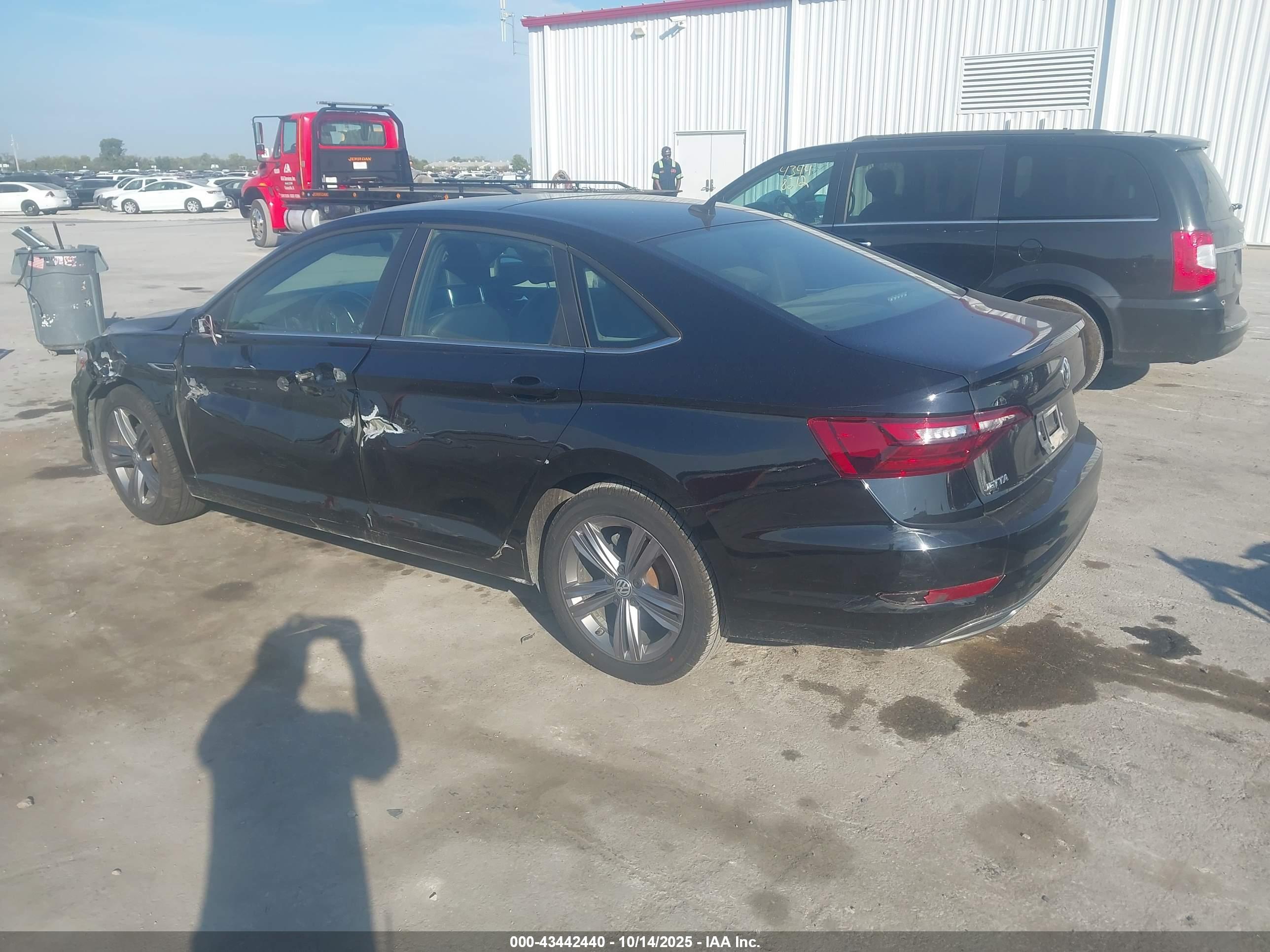 VOLKSWAGEN JETTA image 3