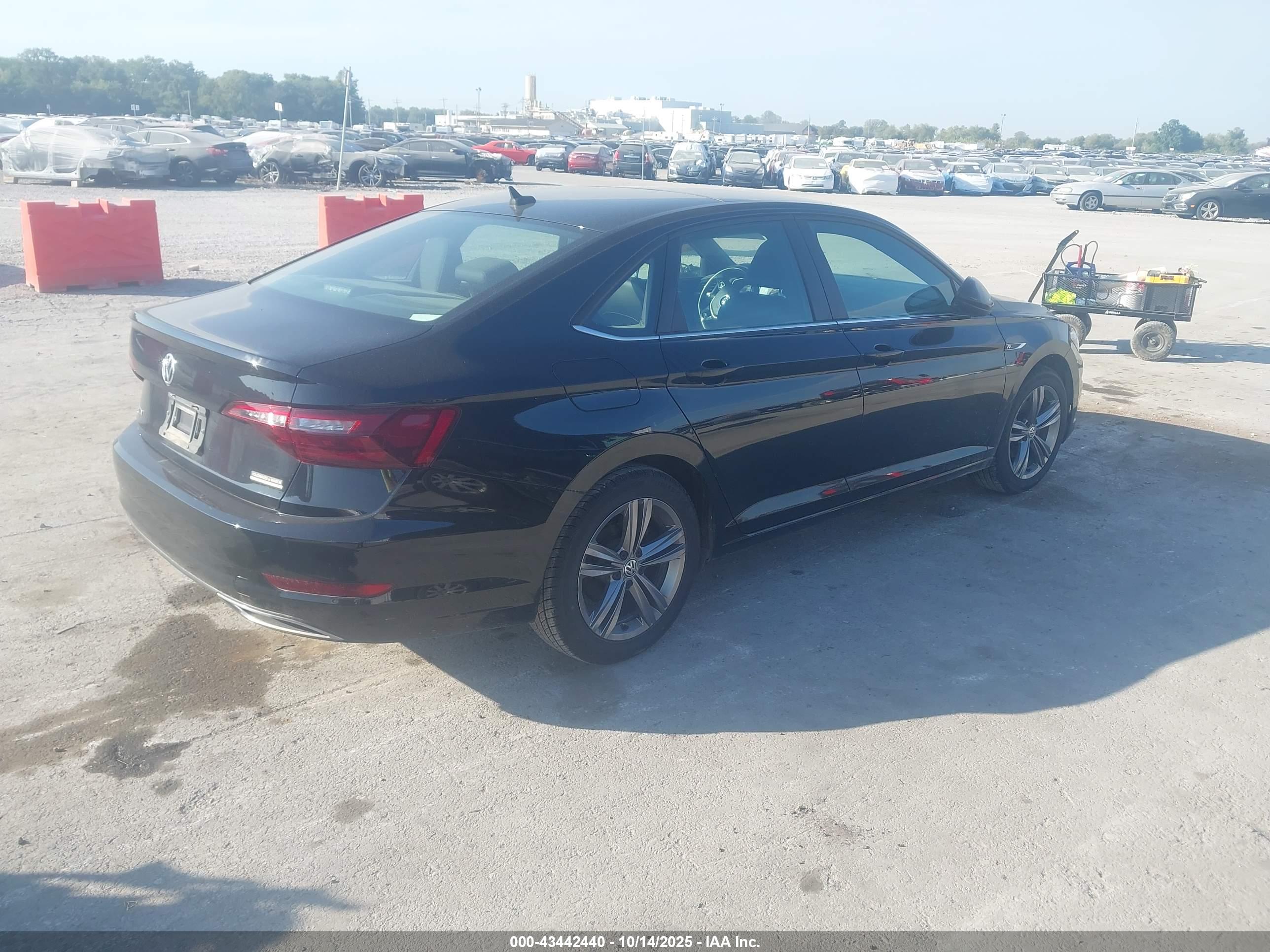 VOLKSWAGEN JETTA image 4