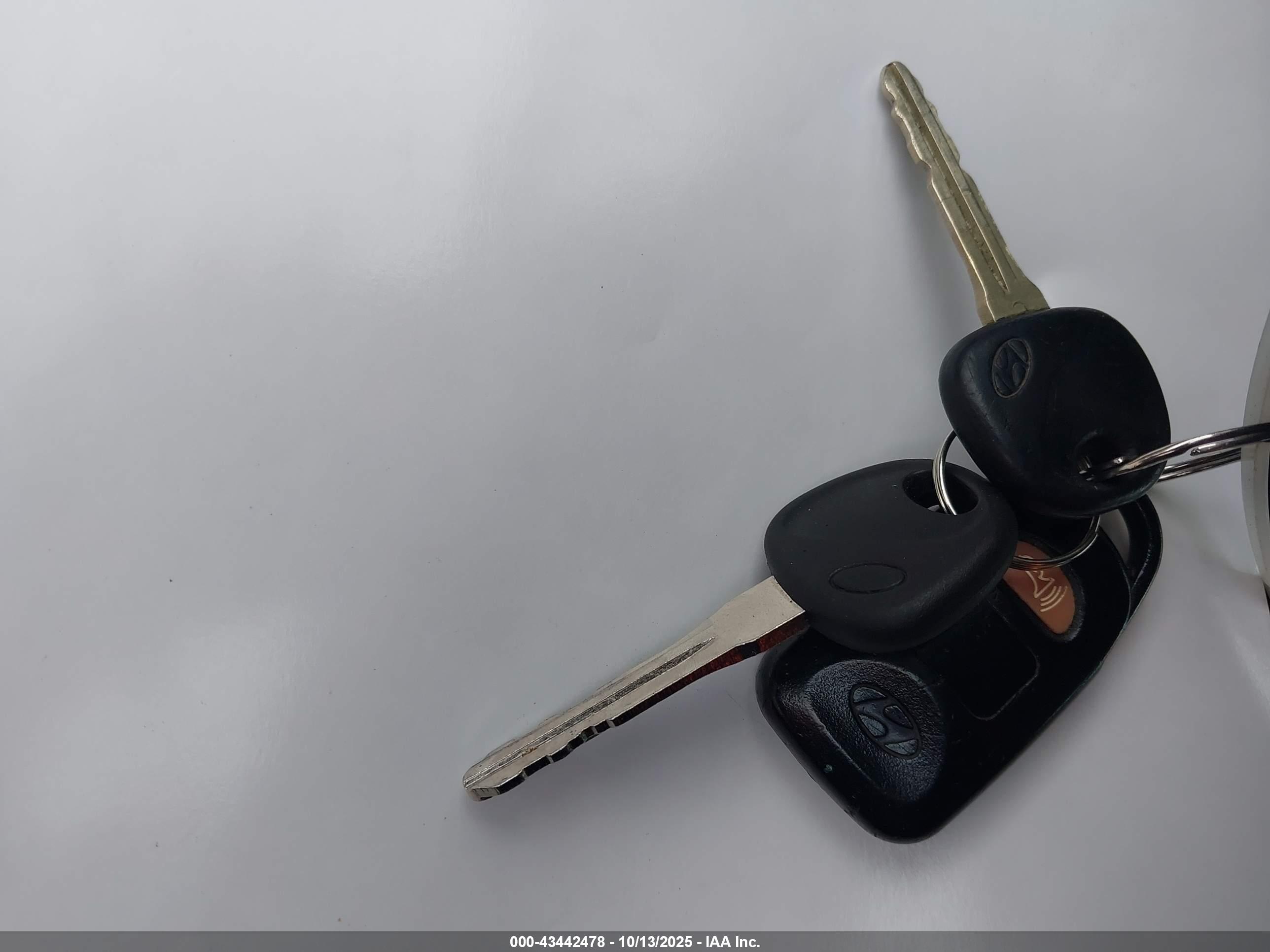 HYUNDAI ELANTRA image 11