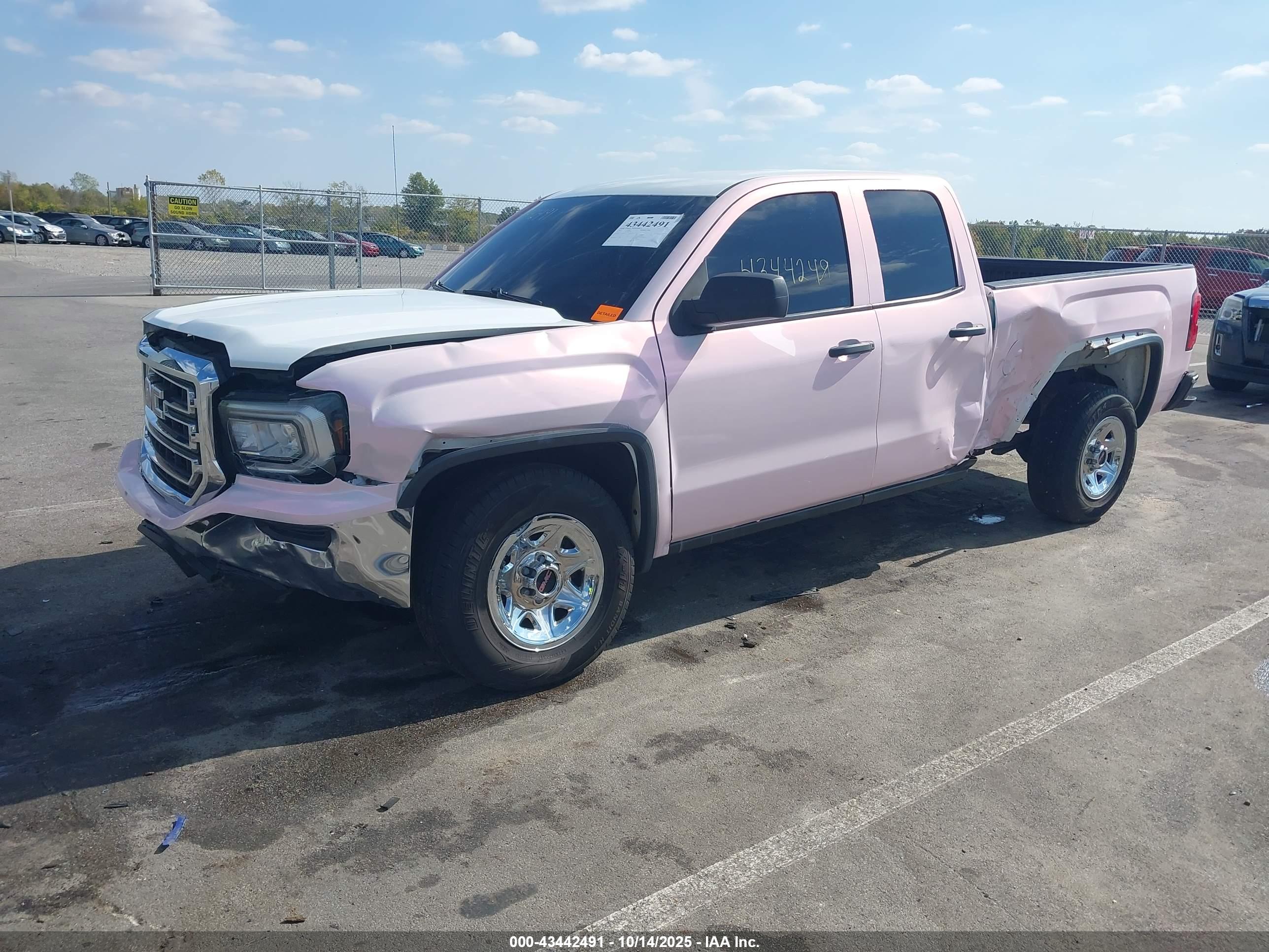 GMC SIERRA image 2