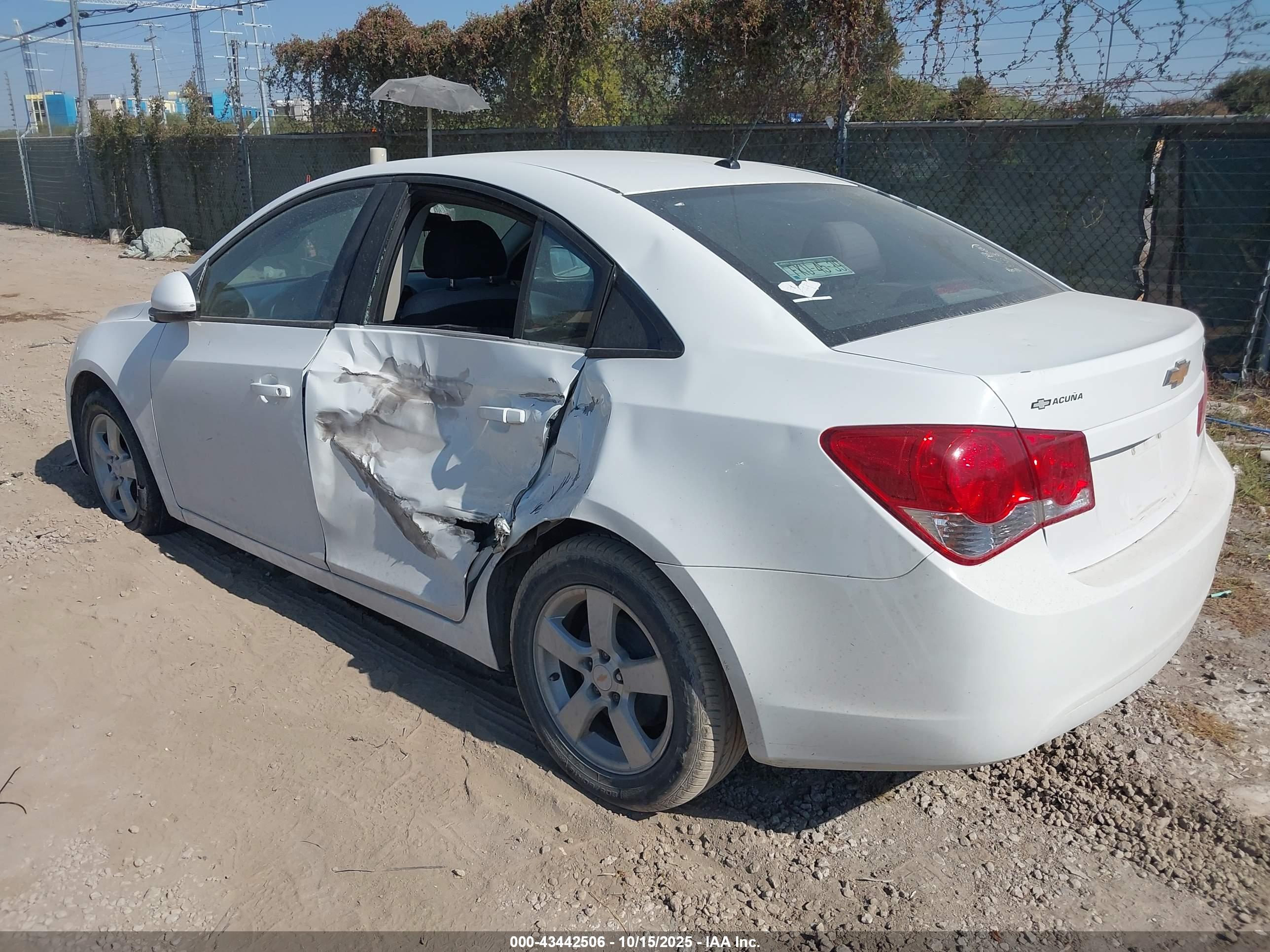 CHEVROLET CRUZE image 3