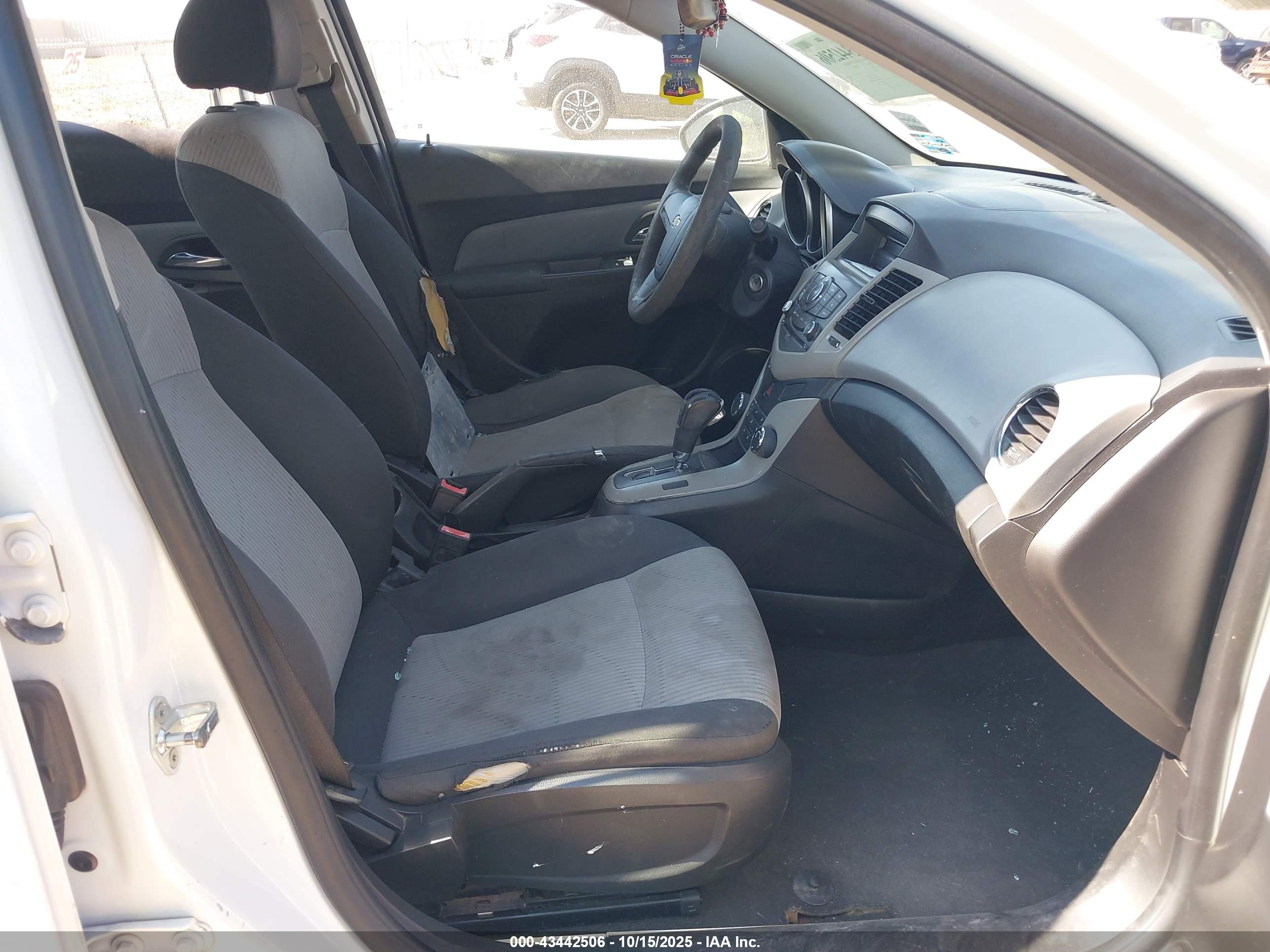 CHEVROLET CRUZE image 5