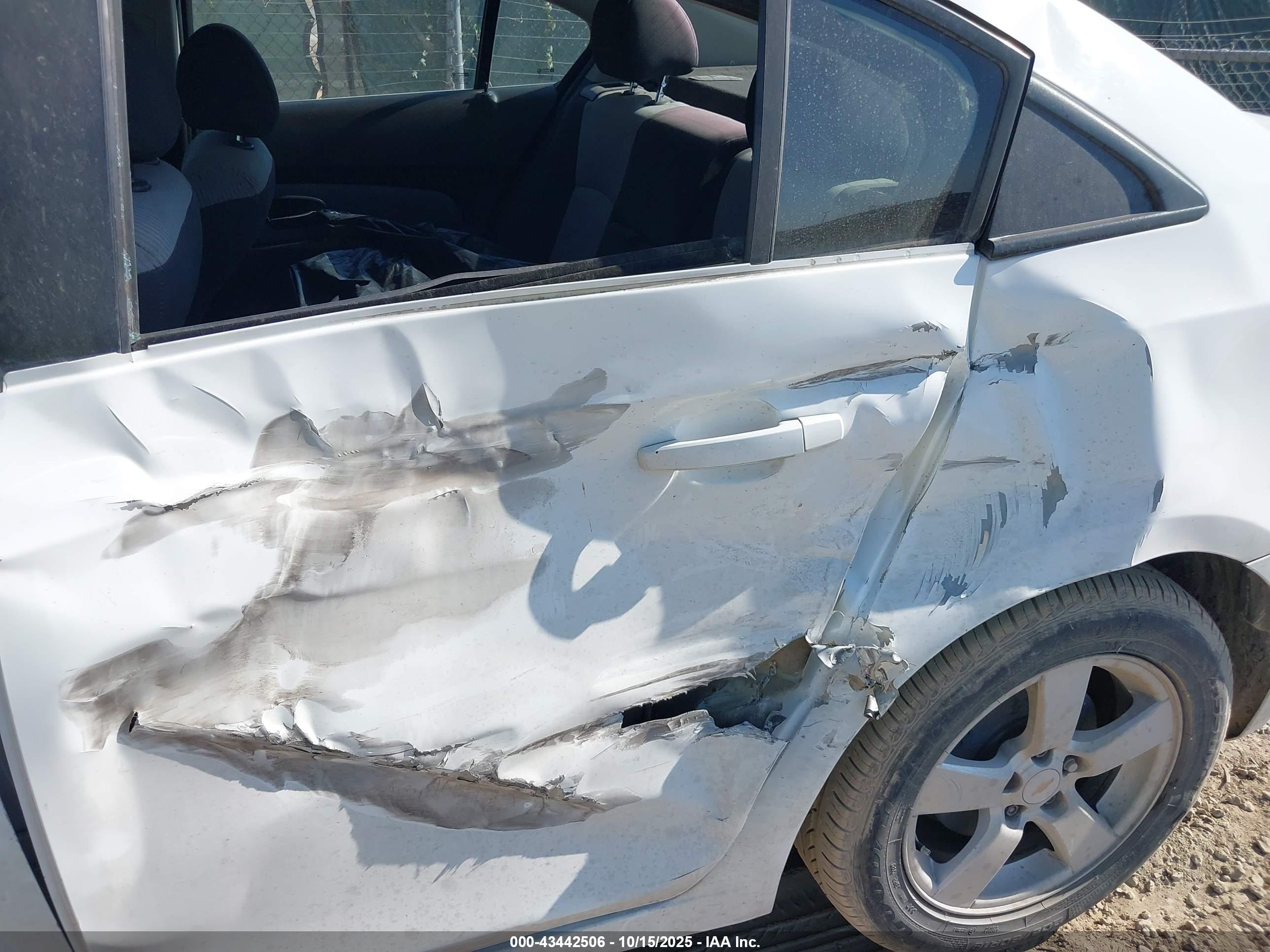 CHEVROLET CRUZE image 6