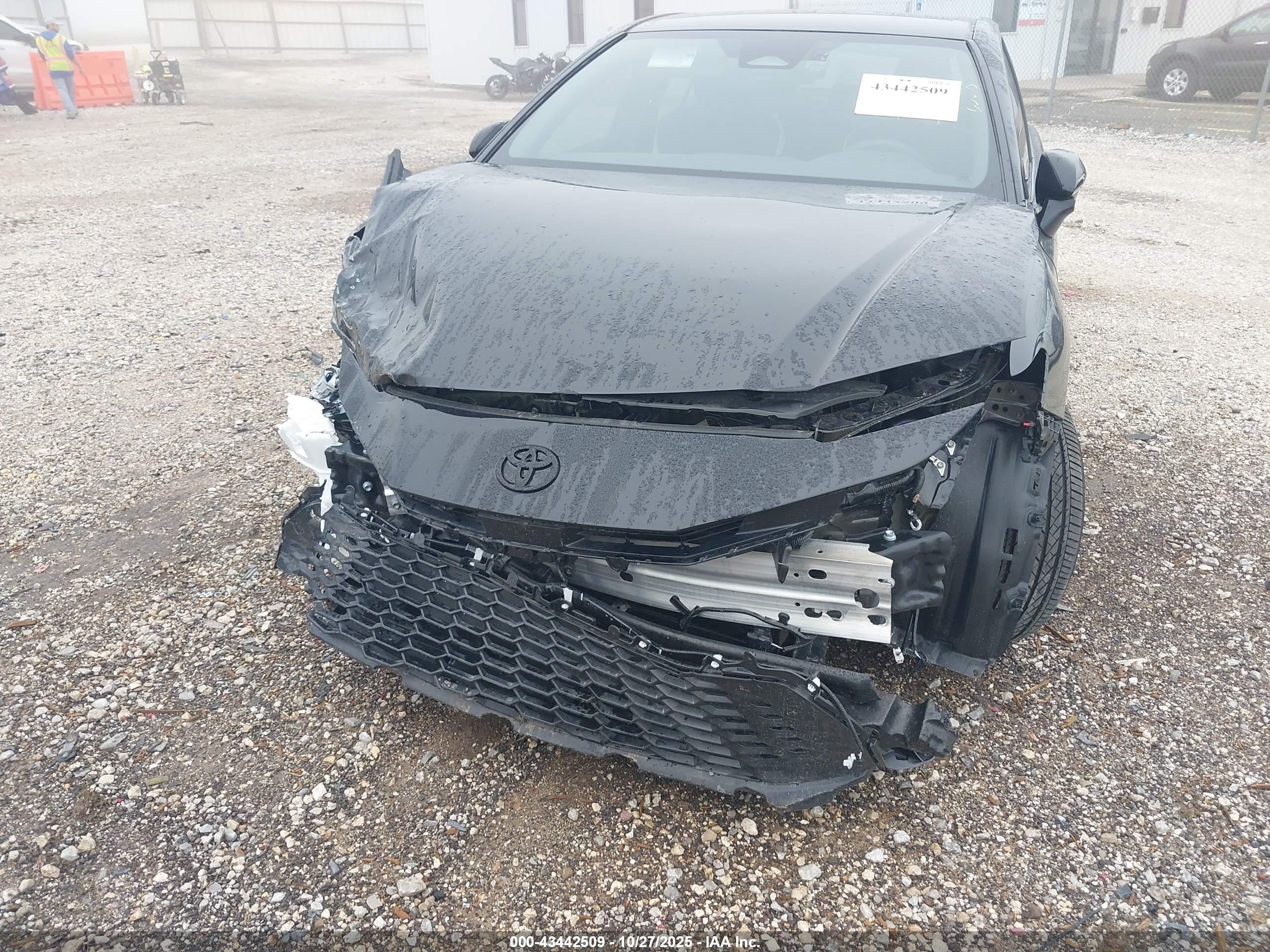 TOYOTA CAMRY image 6