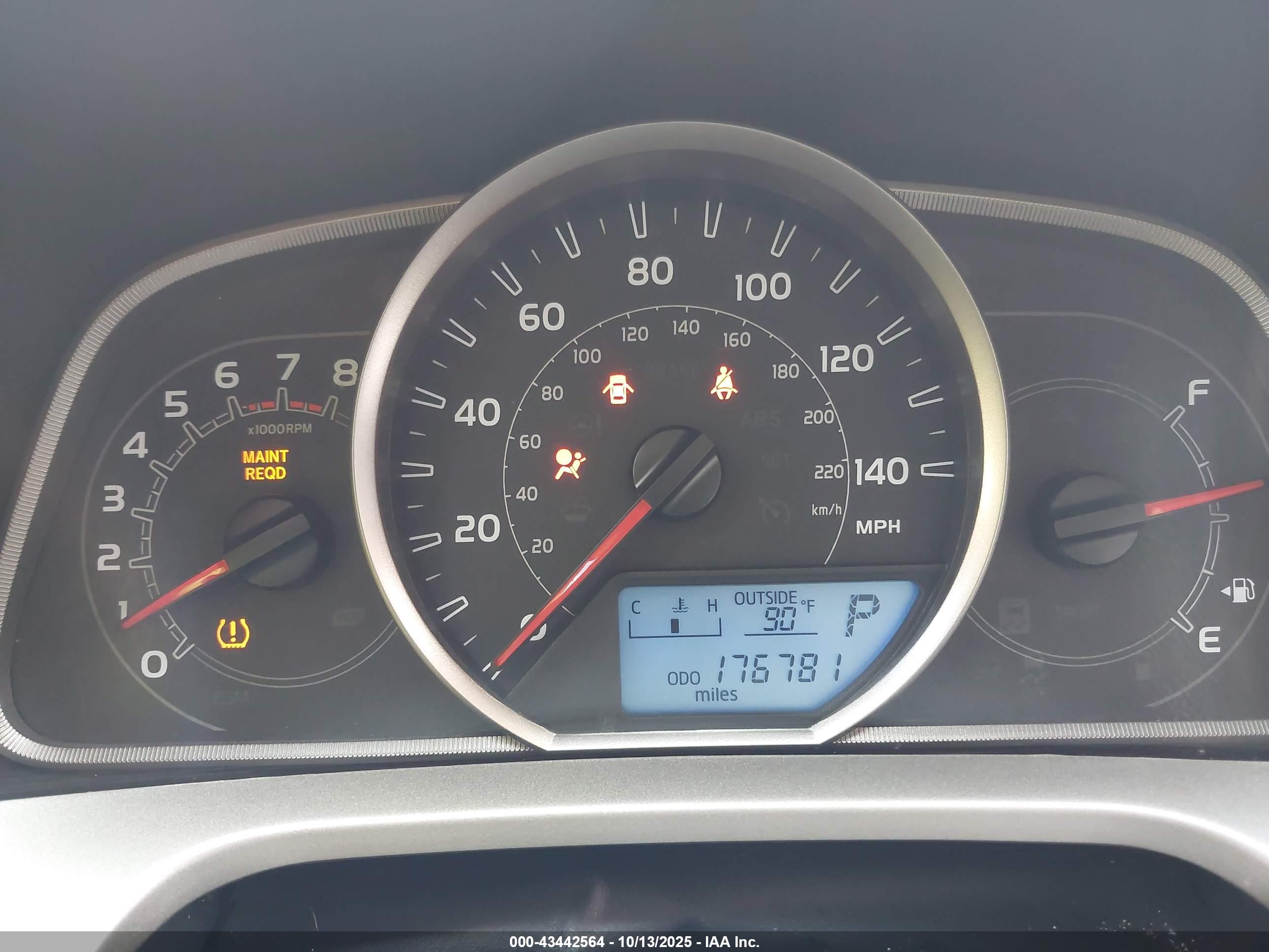 TOYOTA RAV4 image 7