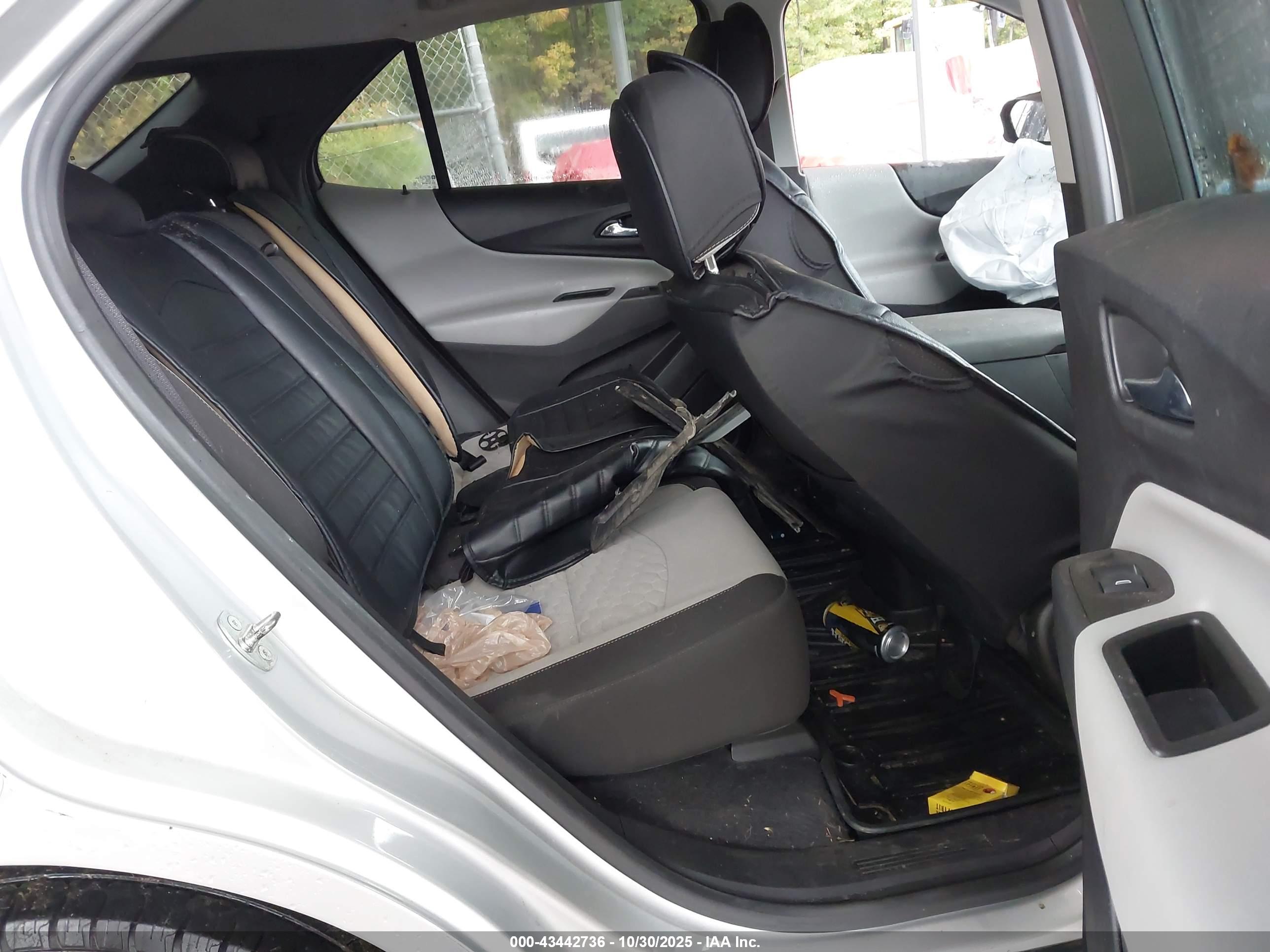 CHEVROLET EQUINOX image 8
