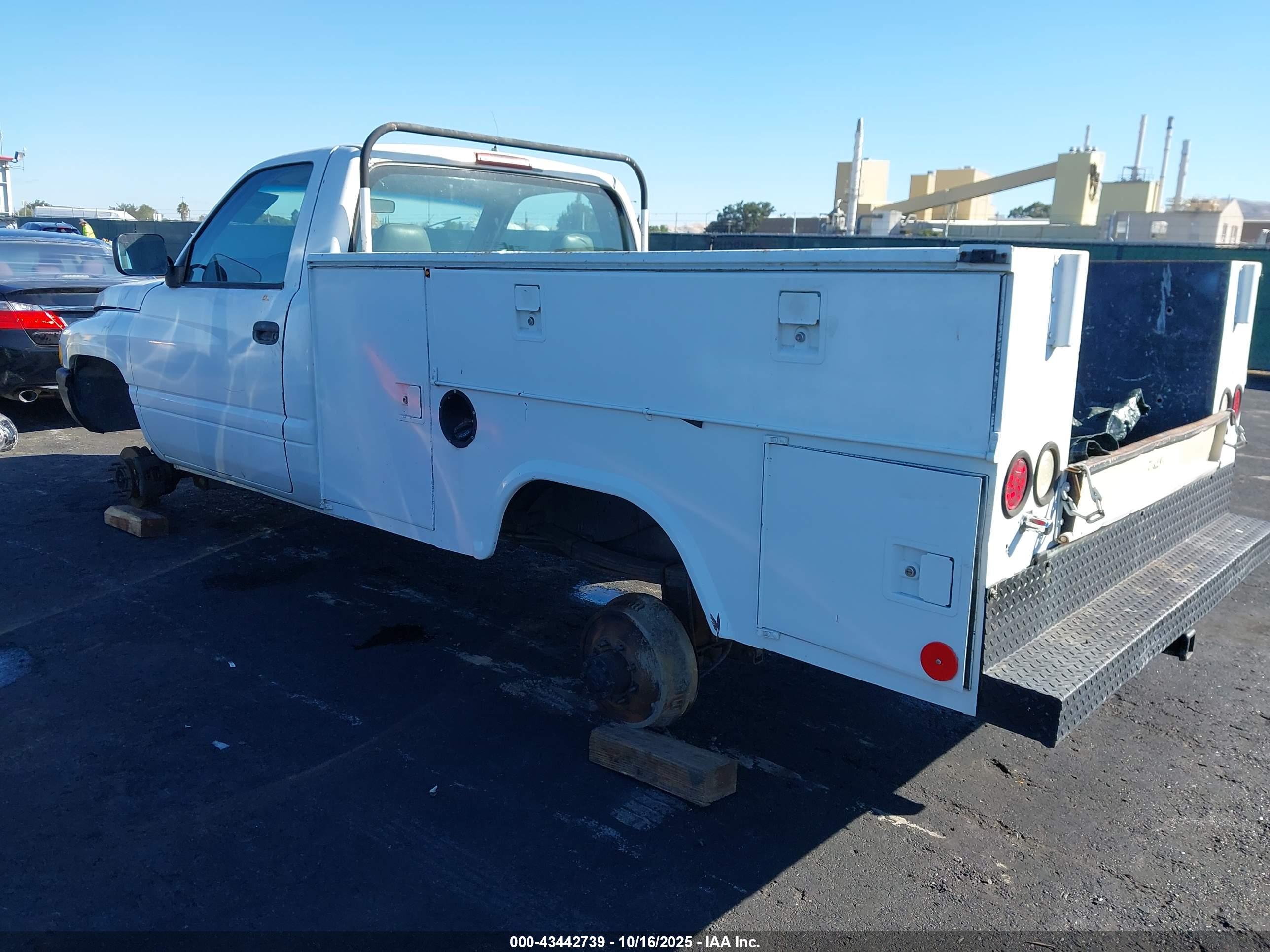 DODGE RAM image 3