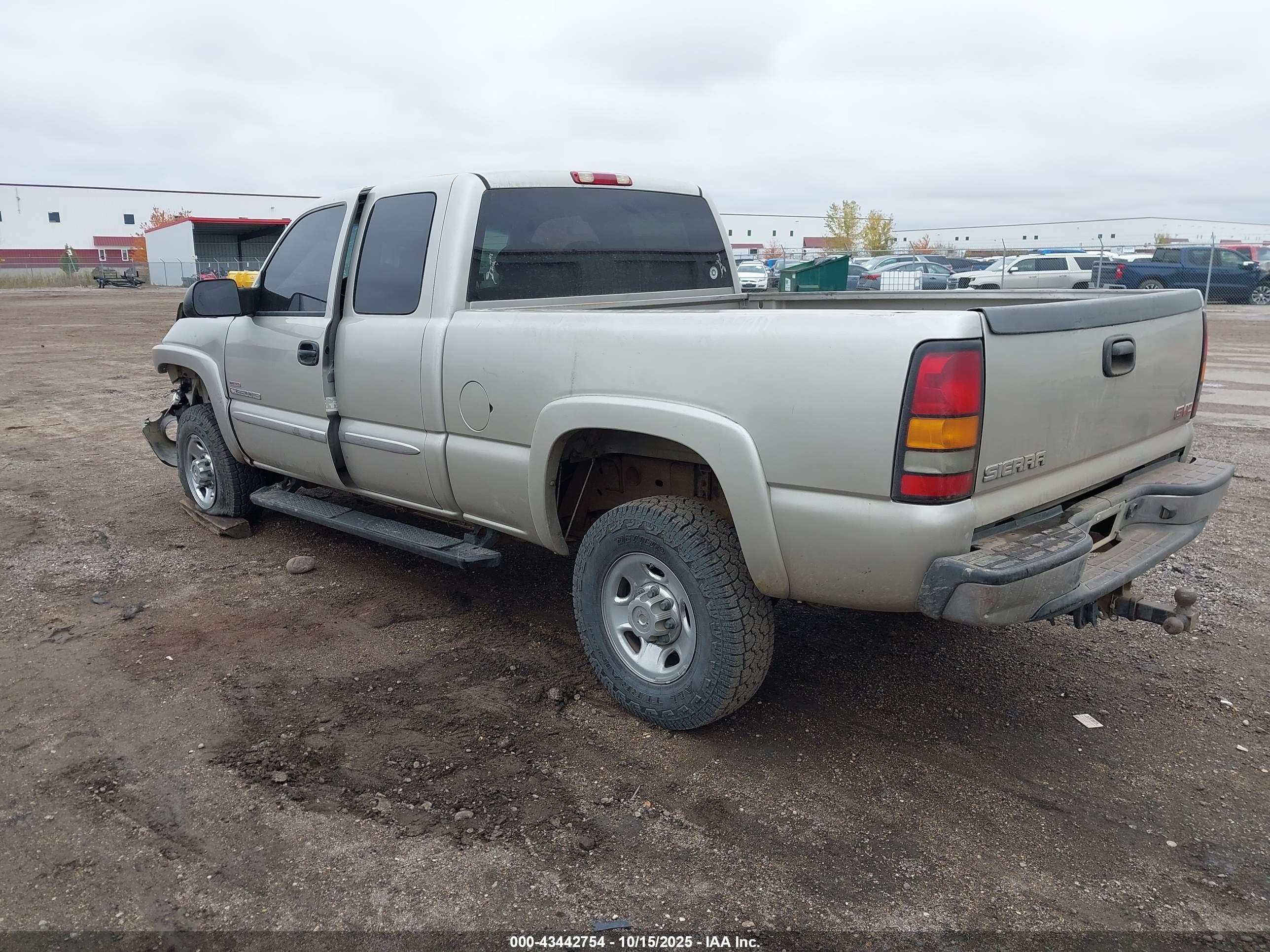 GMC SIERRA image 3
