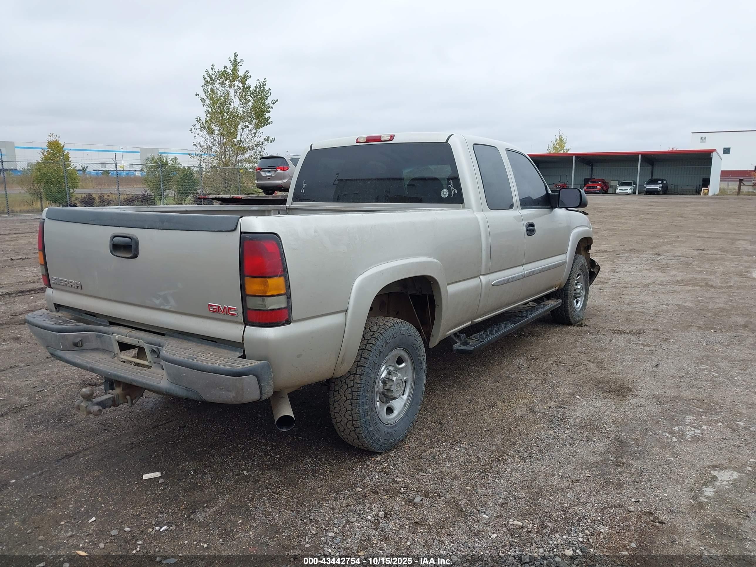 GMC SIERRA image 4