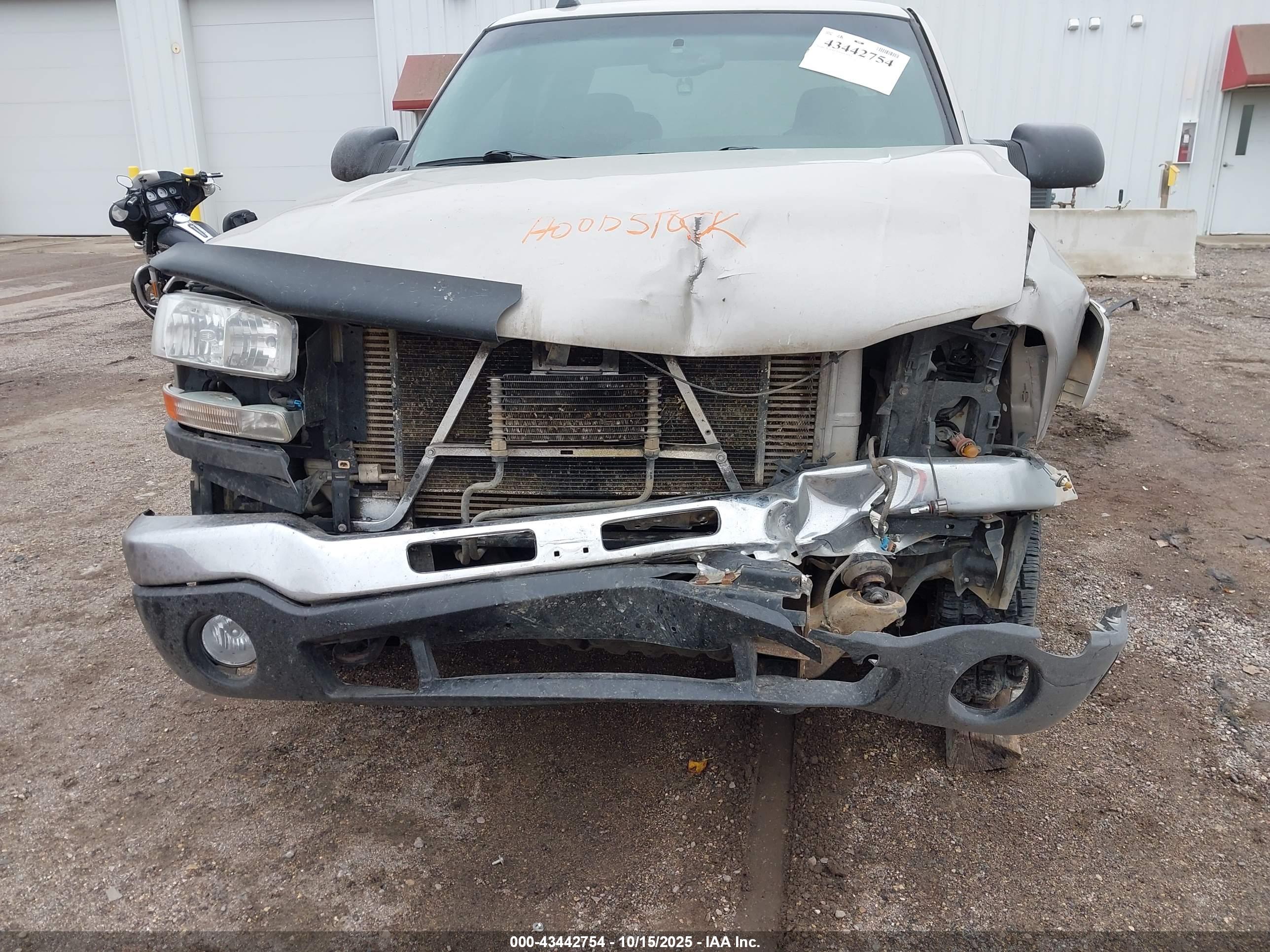 GMC SIERRA image 6
