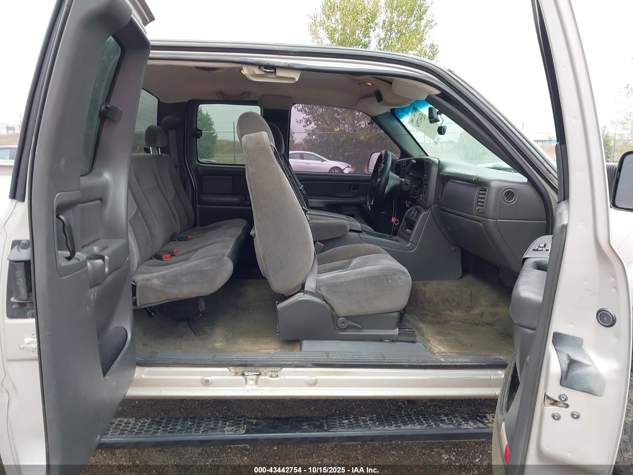 GMC SIERRA image 8