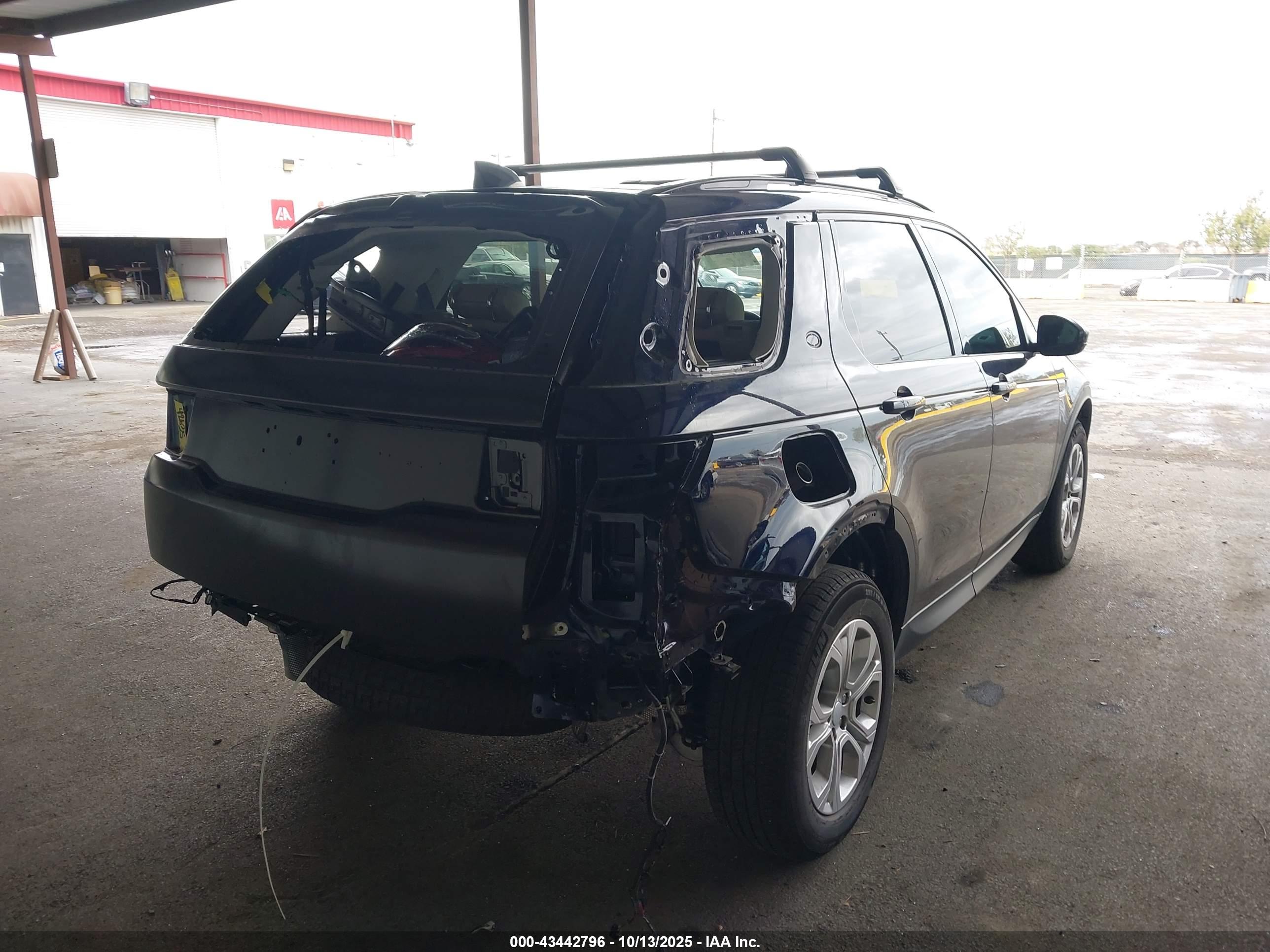 LAND ROVER image 4