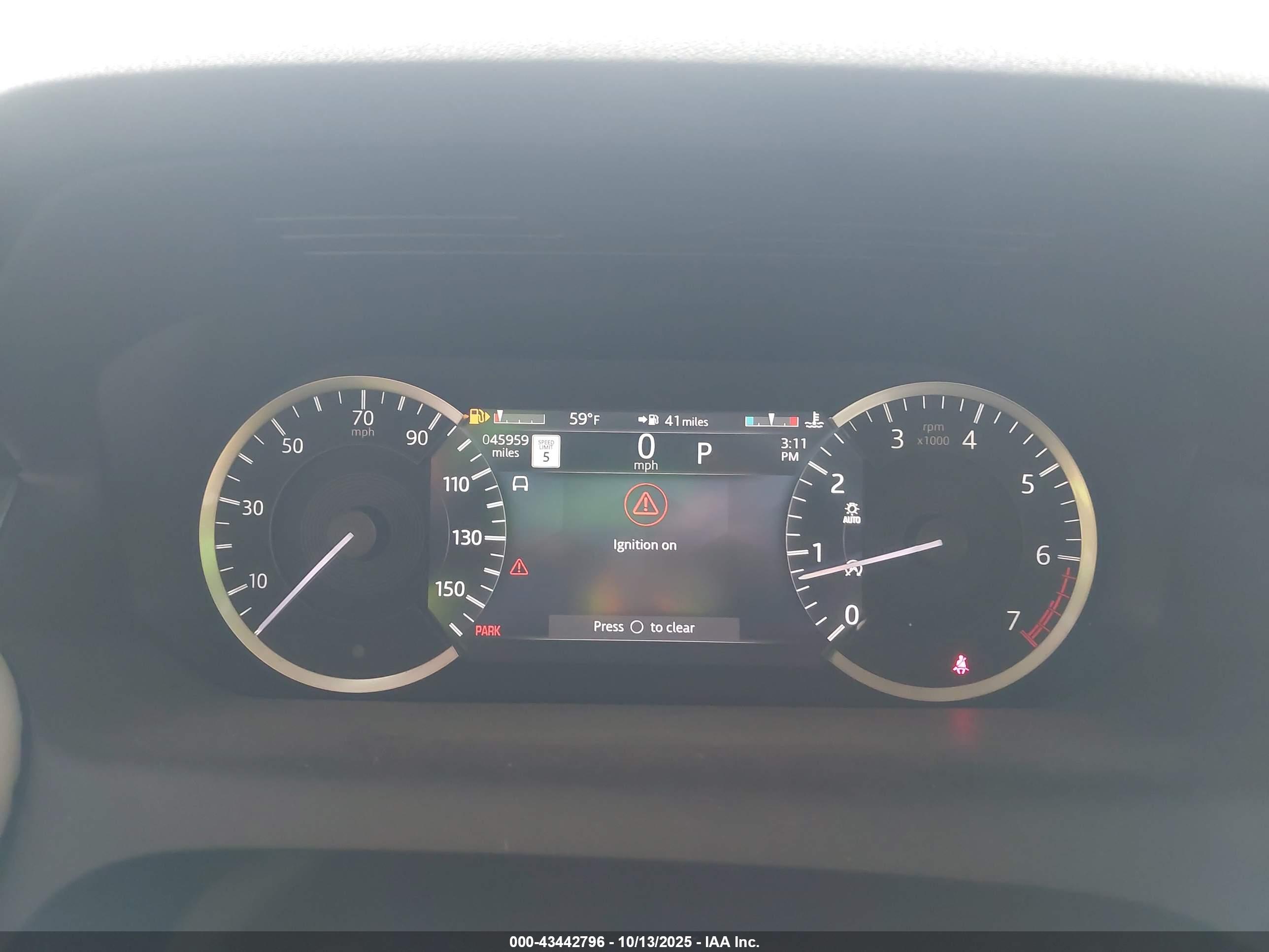 LAND ROVER image 7