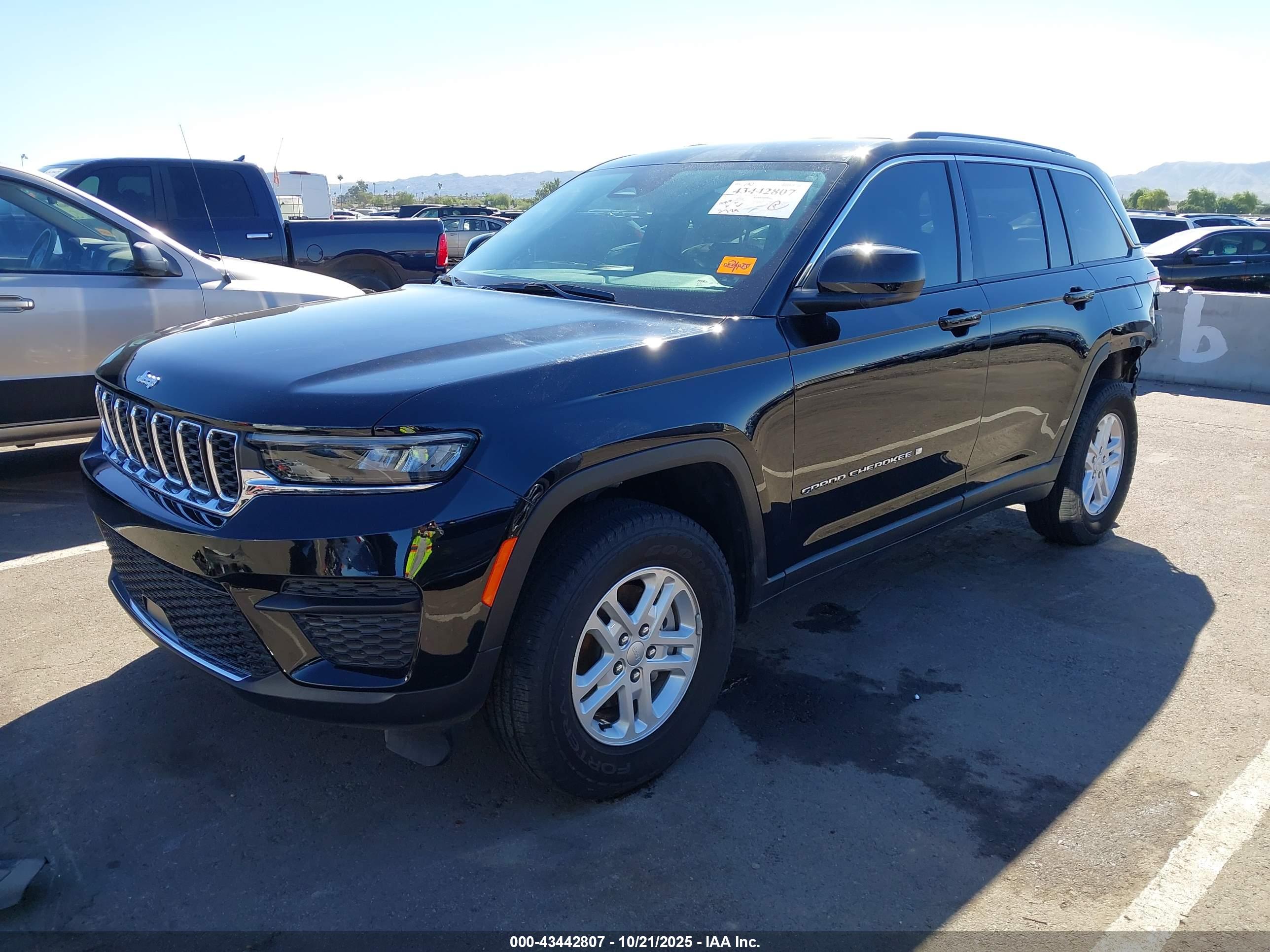 JEEP GRAND image 2