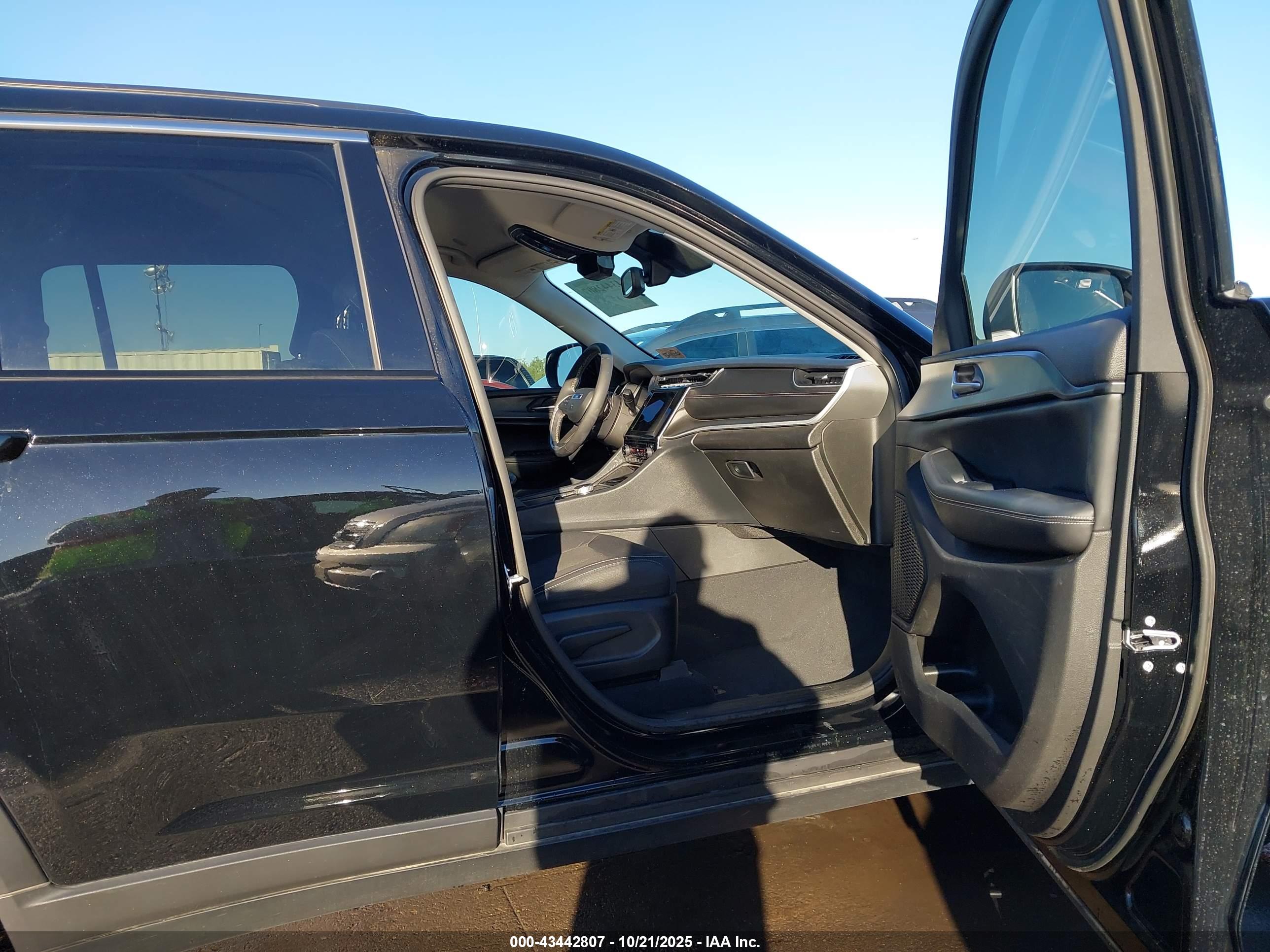 JEEP GRAND image 5