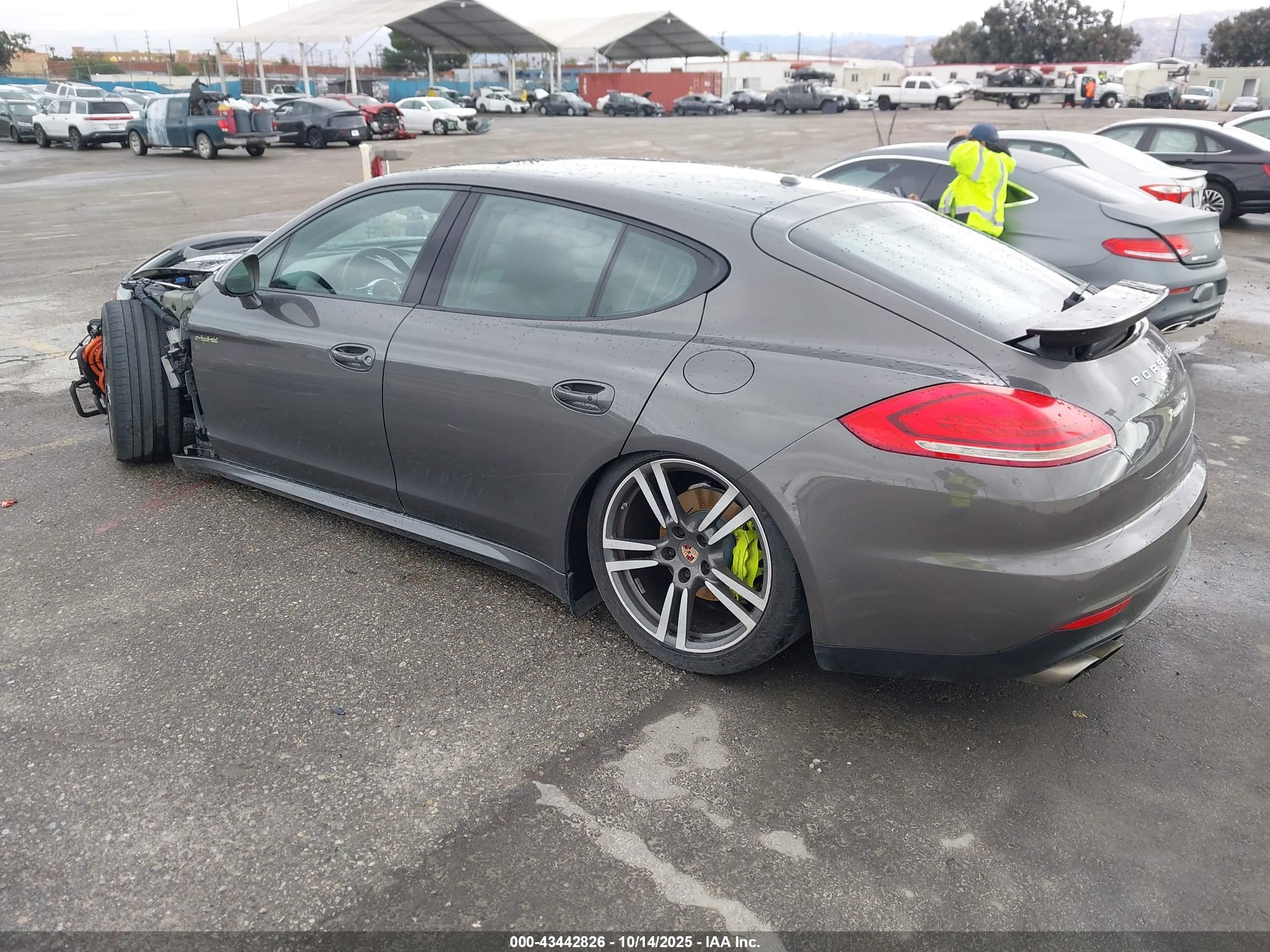 PORSCHE PANAMERA image 3