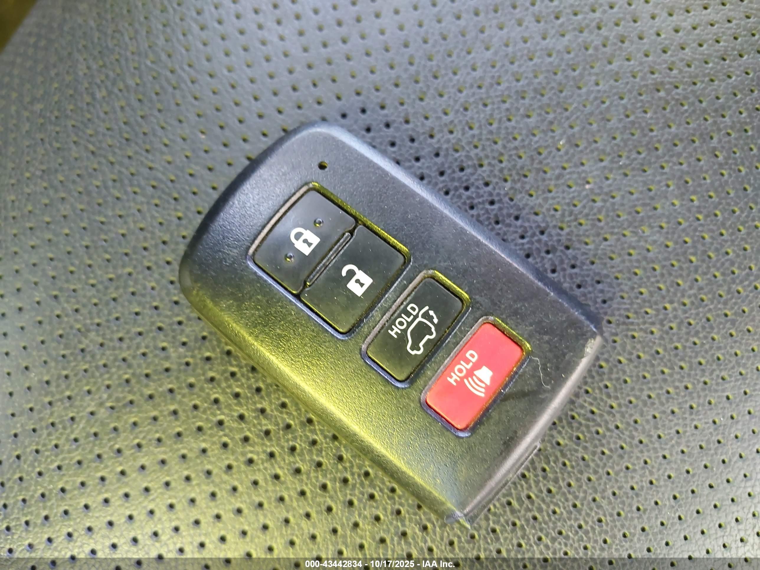 TOYOTA HIGHLANDER image 11