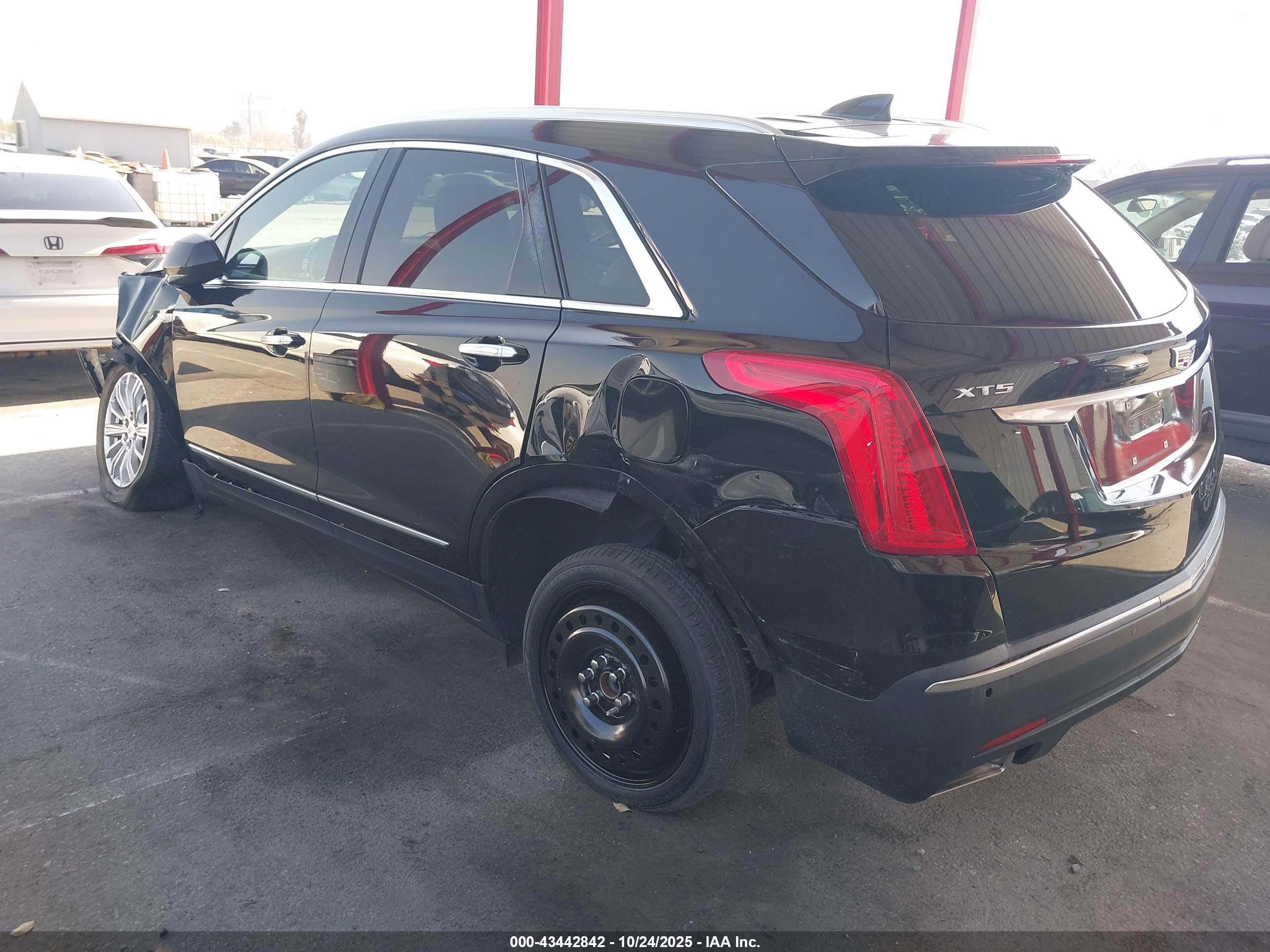 CADILLAC XT5 image 3