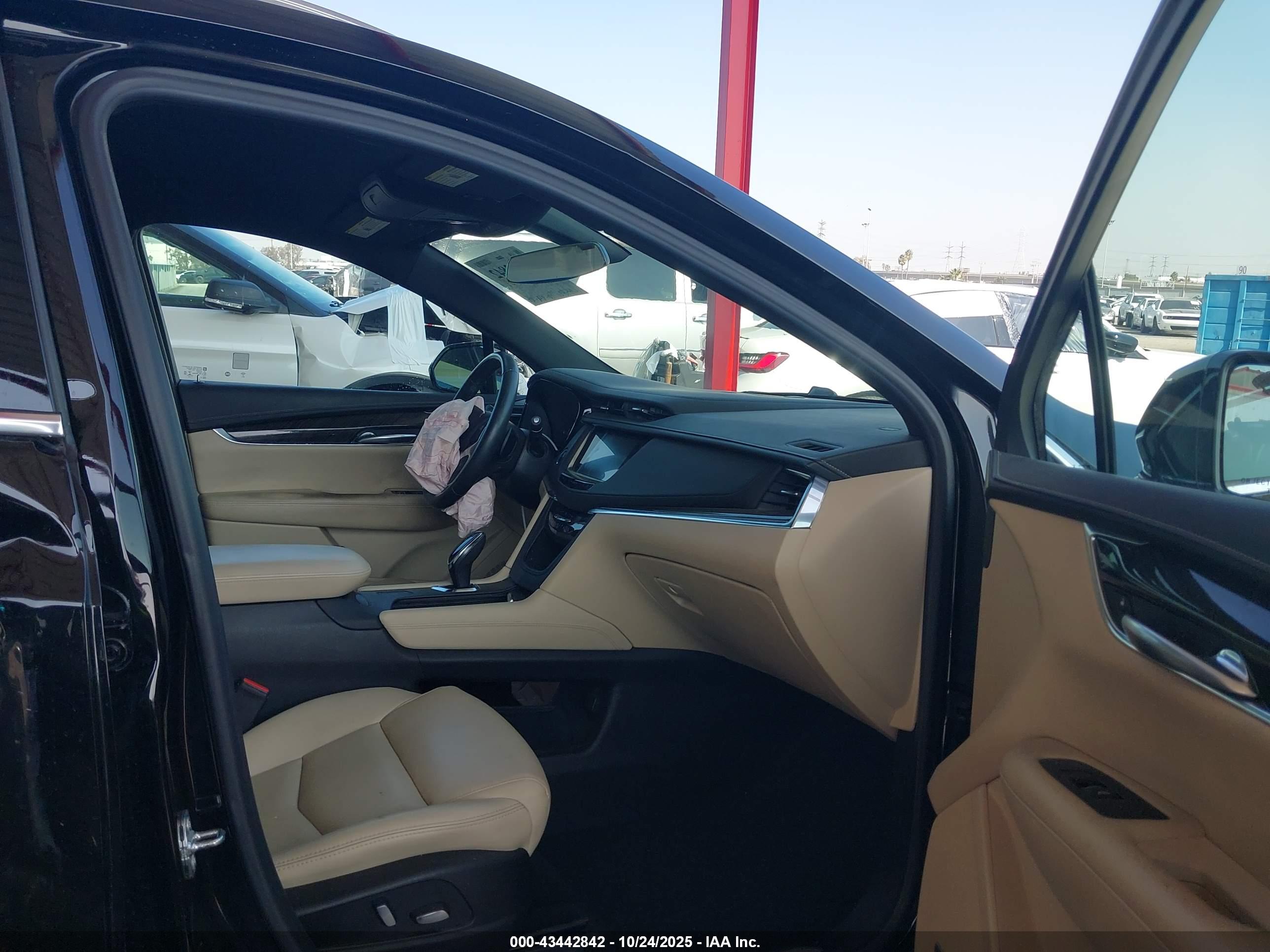 CADILLAC XT5 image 5
