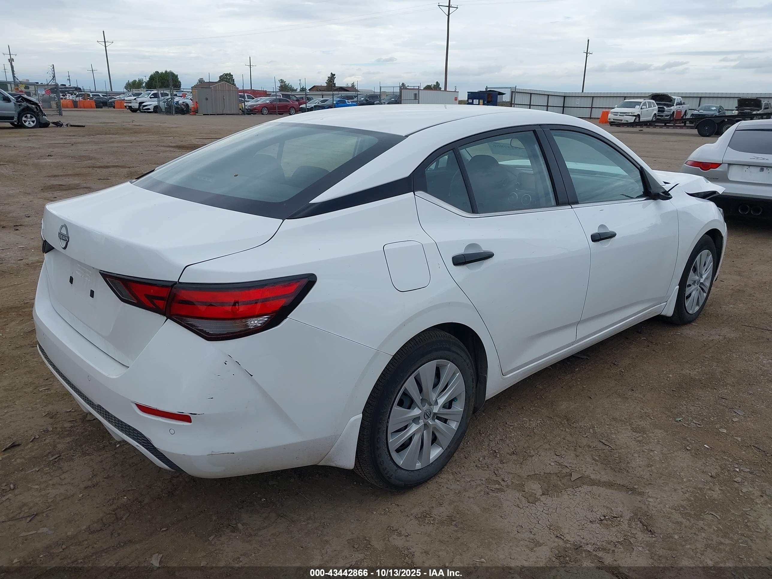 NISSAN SENTRA image 4