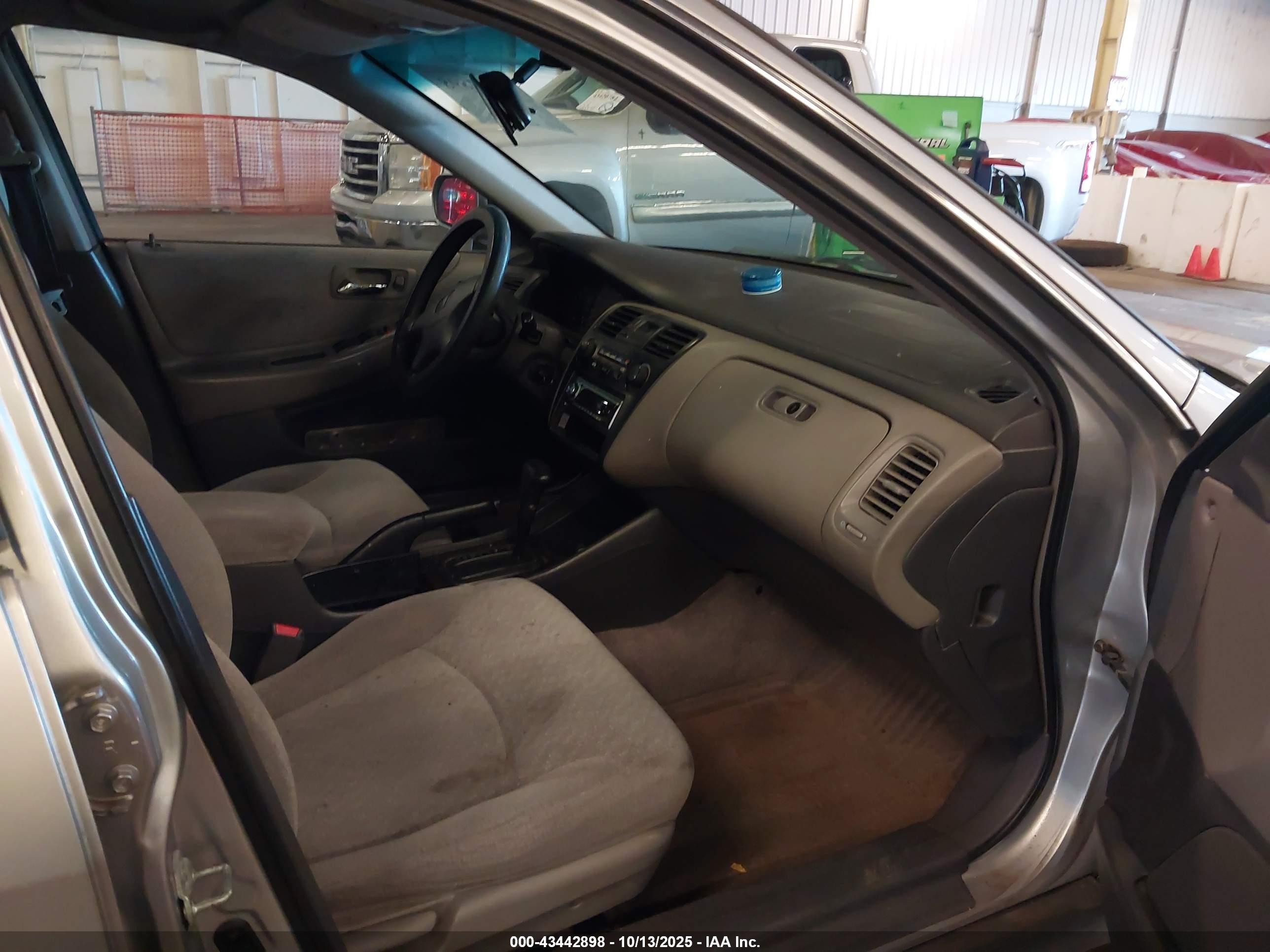 HONDA ACCORD image 5