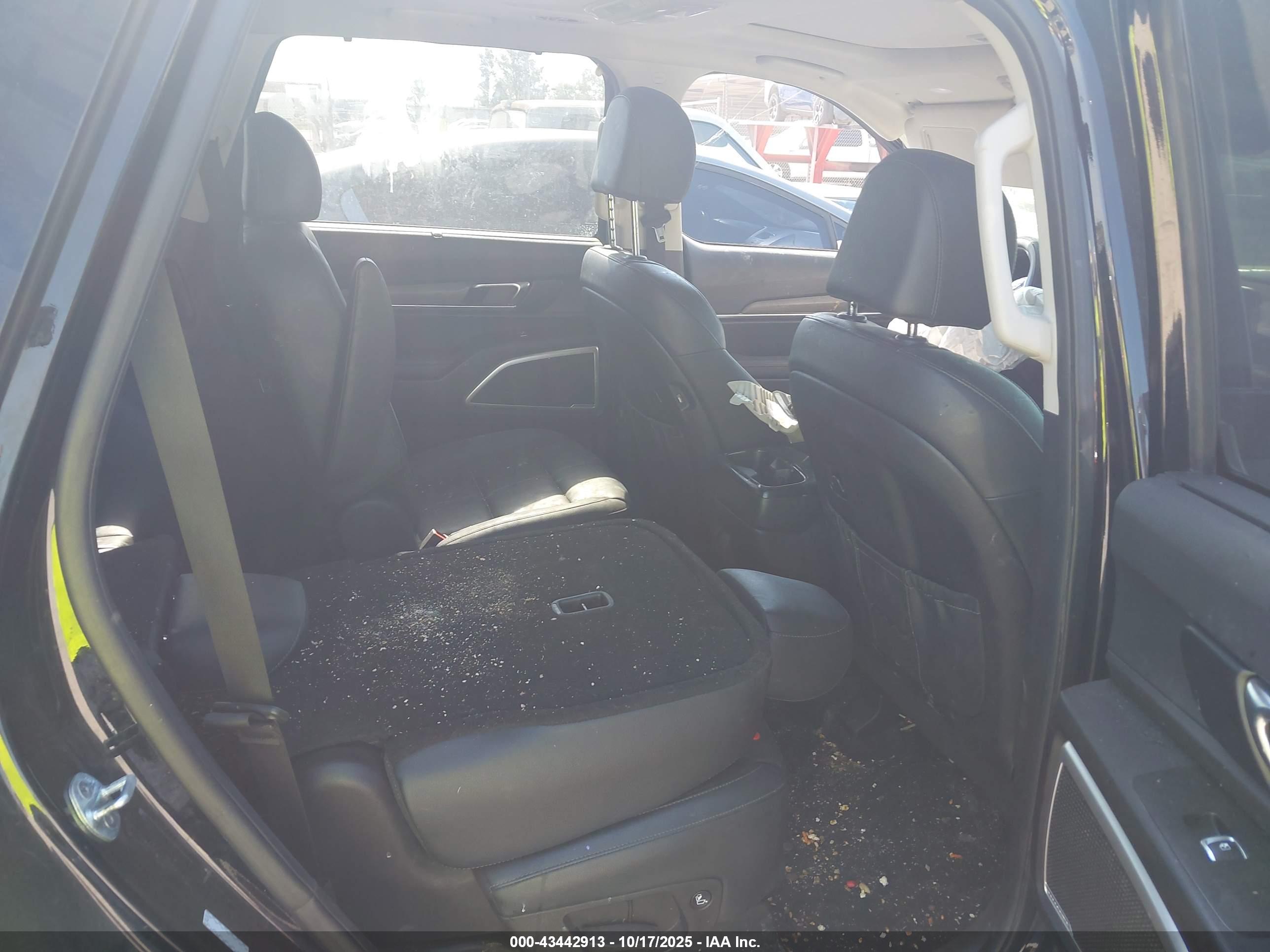 KIA TELLURIDE image 8