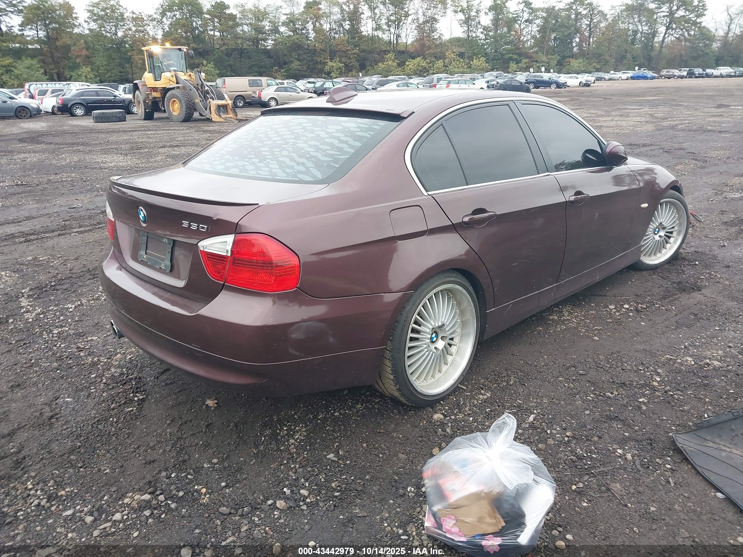 BMW 330I image 4