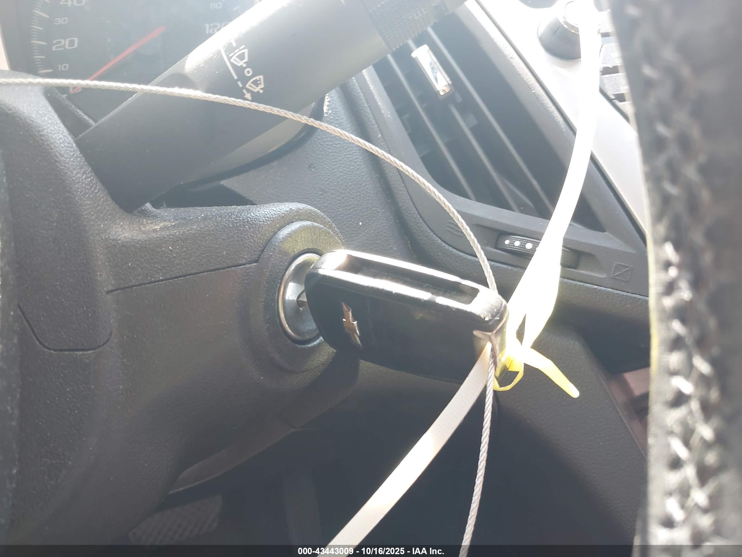 CHEVROLET EQUINOX image 11