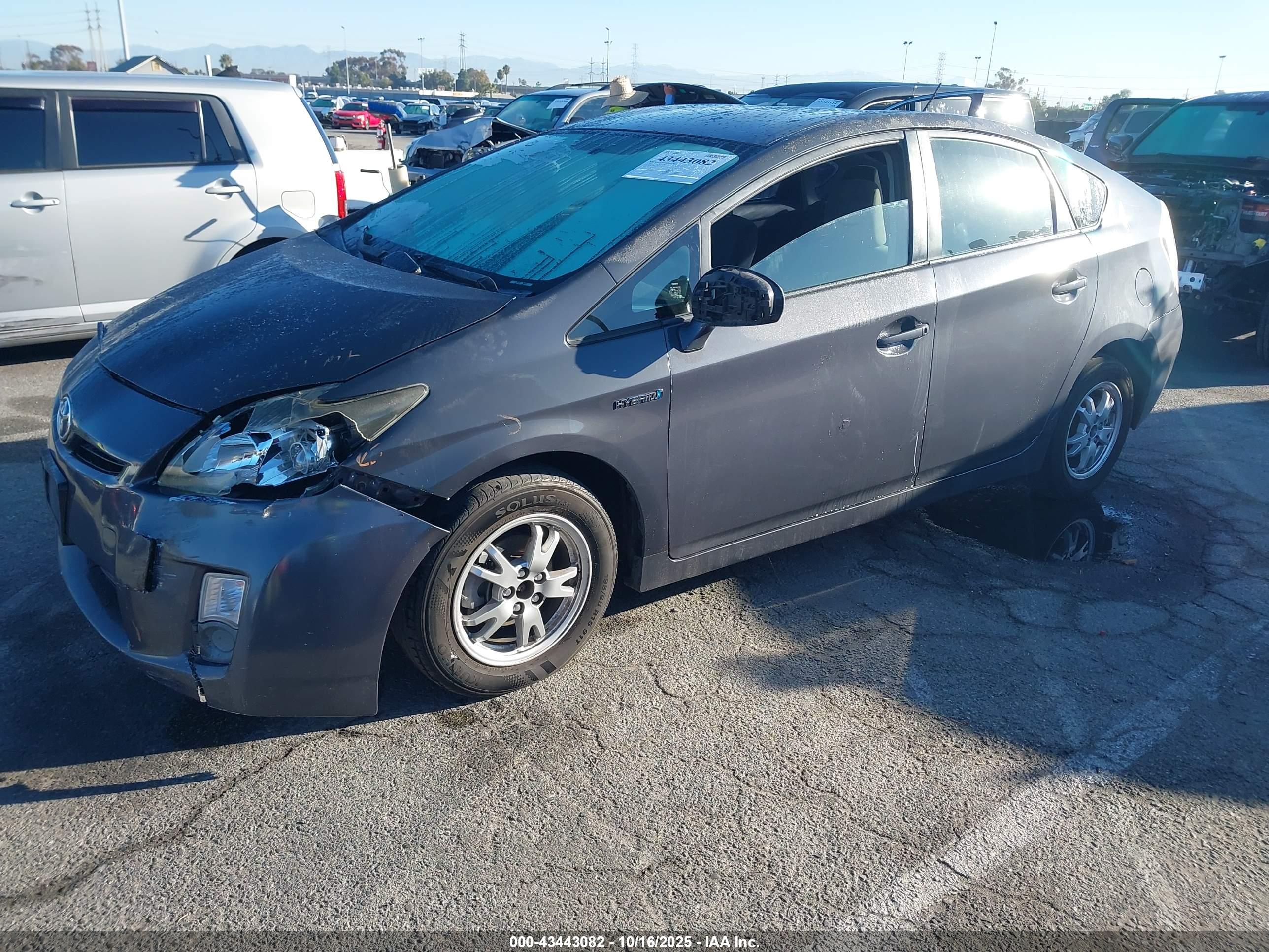 TOYOTA PRIUS image 2