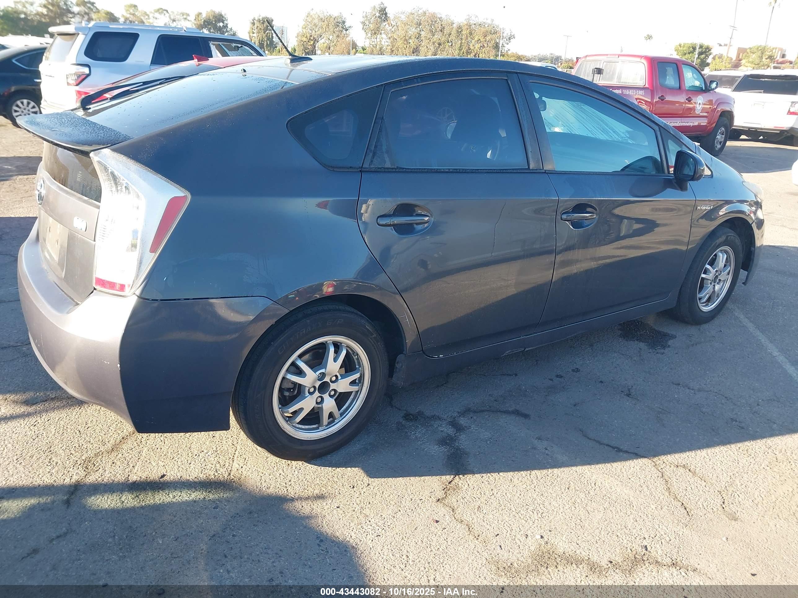 TOYOTA PRIUS image 4